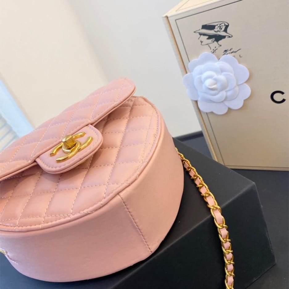 Ch**el 22s Heart Bag AS3191