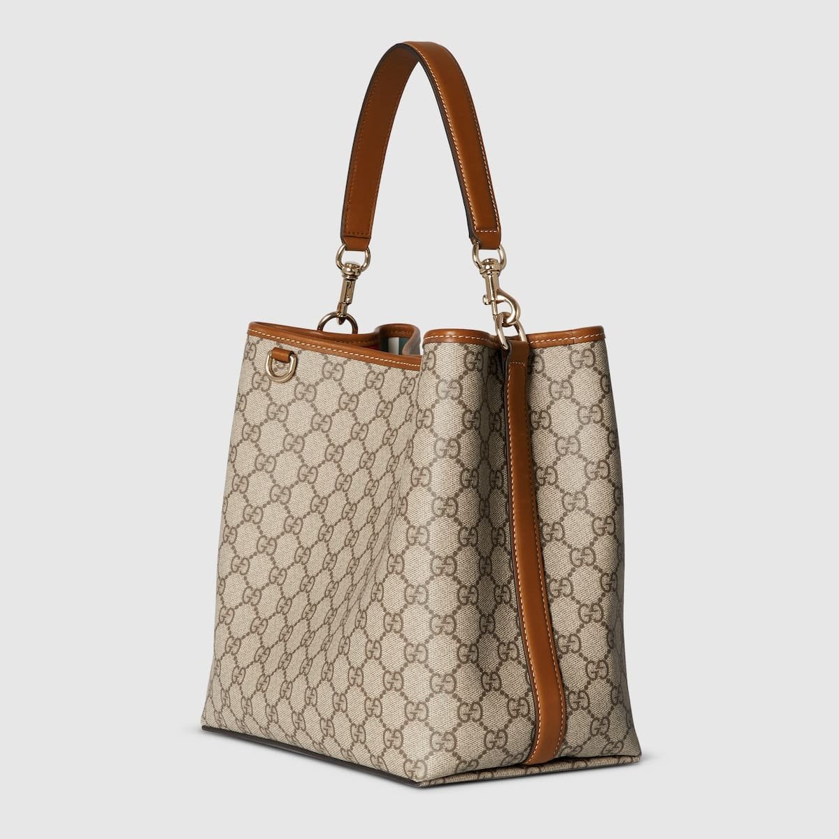 Gvc*1 Emblem medium bucket bag