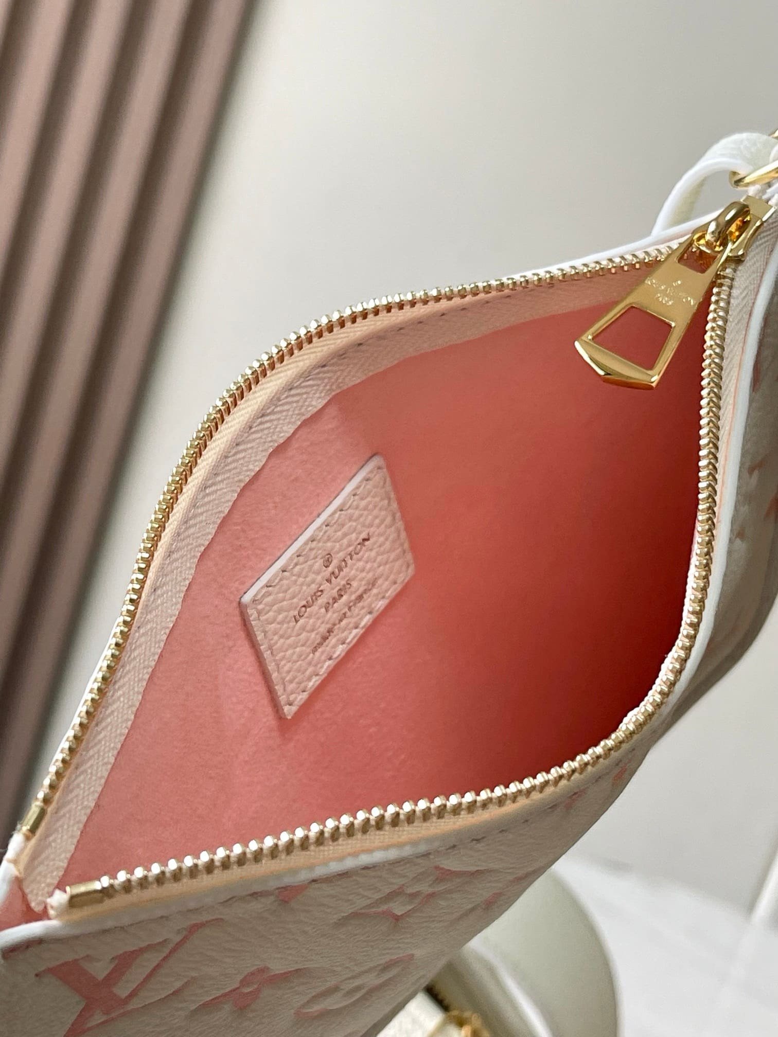 L0vis Vvtt0n M24141 CarryAll PM