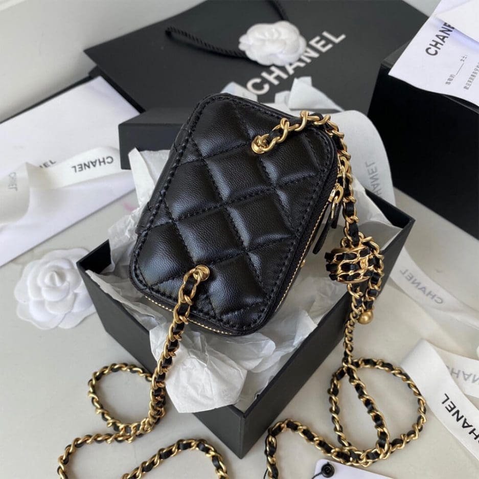 Ch**el SMALL VANITY WITH CHAIN AP2198