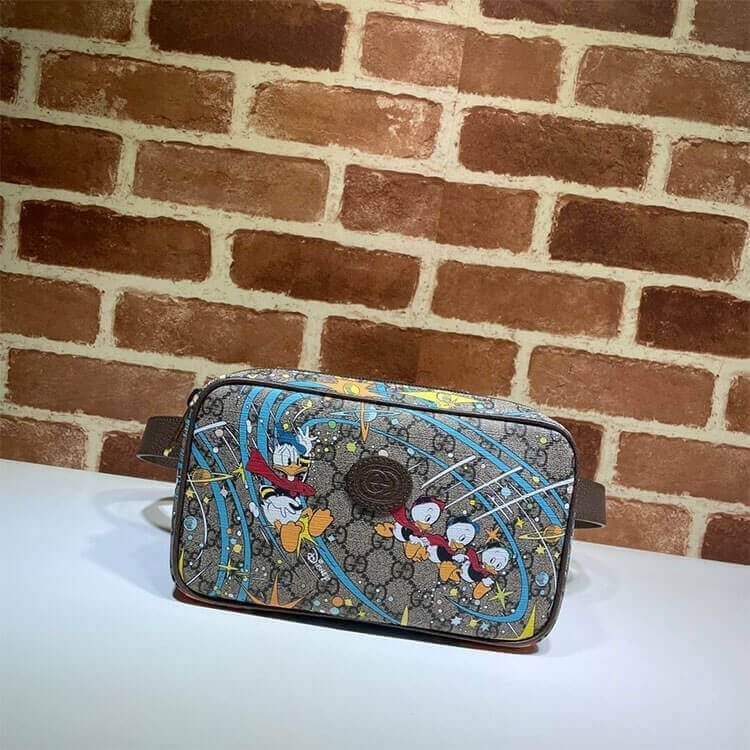 Gvc*1 Disney x Gvc*1 Donald Duck Print Belt Bag