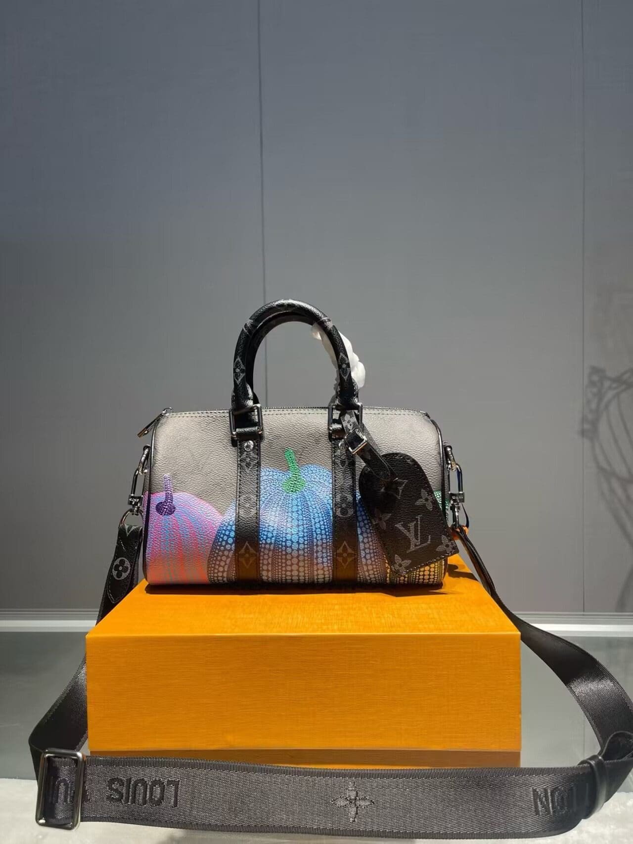 L0vis Vvtt0n Kusama Reverse Monogram Eclipse Keepall 25