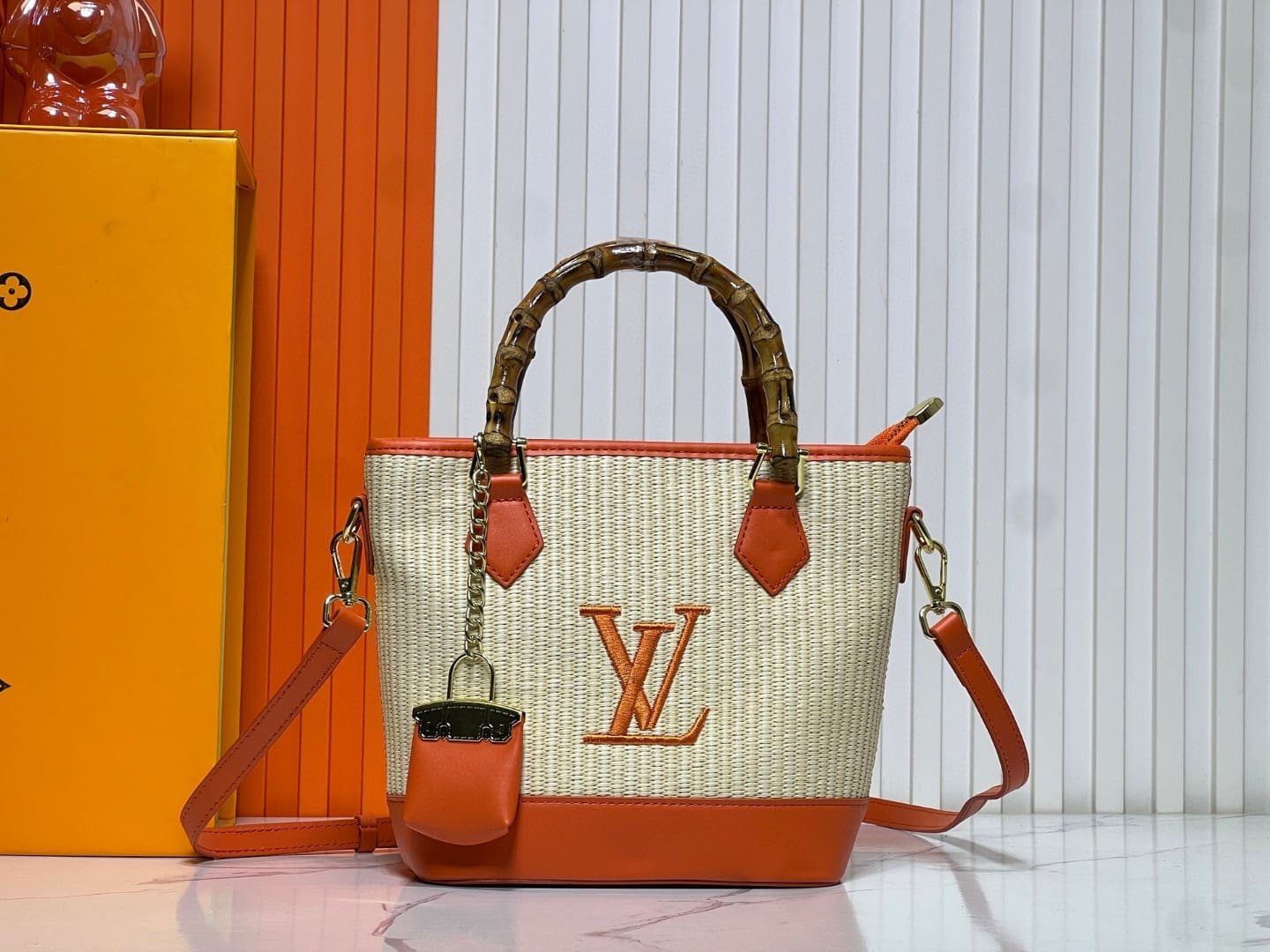 L0vis Vvtt0n Raffia Petit Bucket Tote