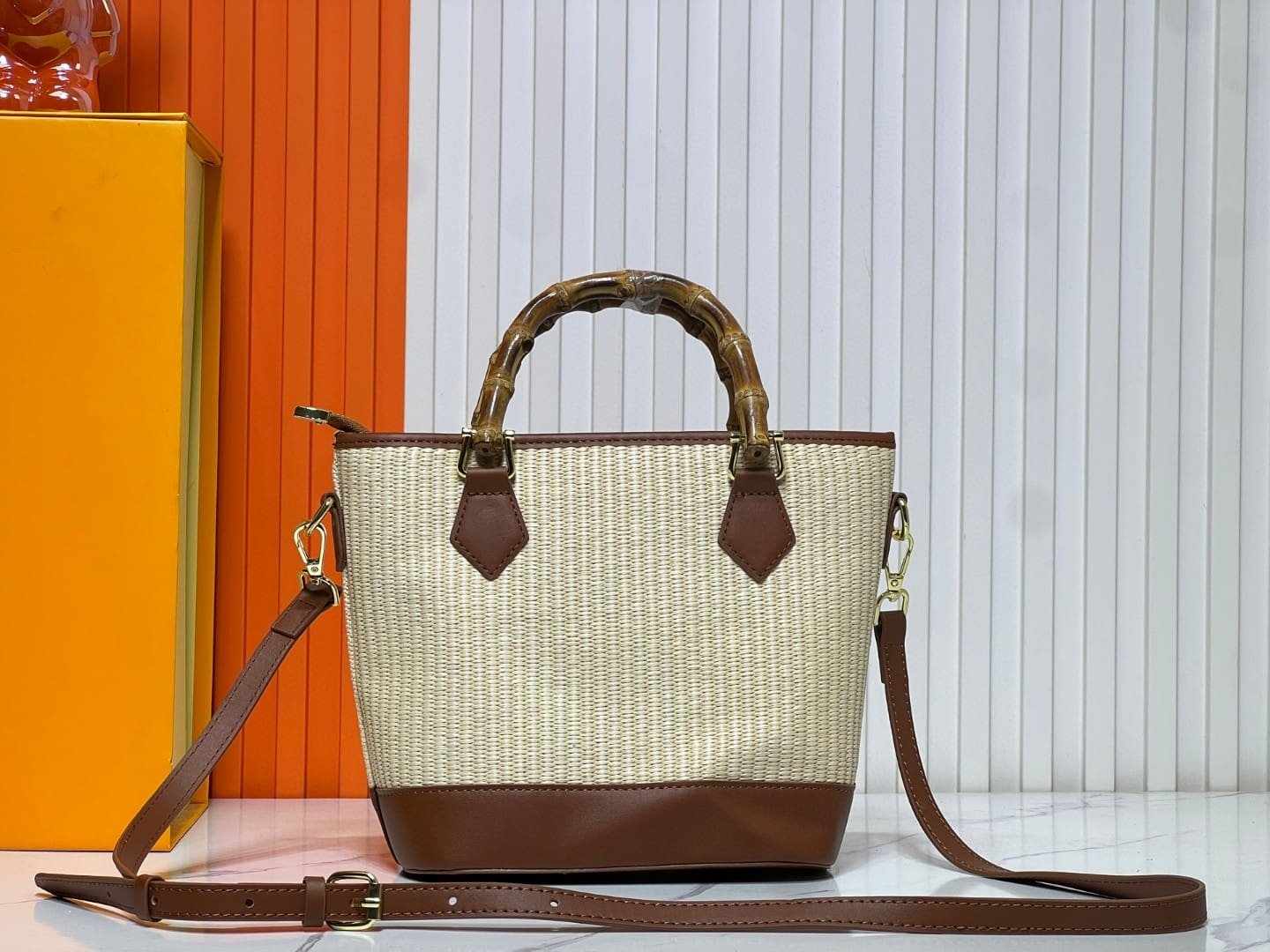 L0vis Vvtt0n Raffia Petit Bucket Tote