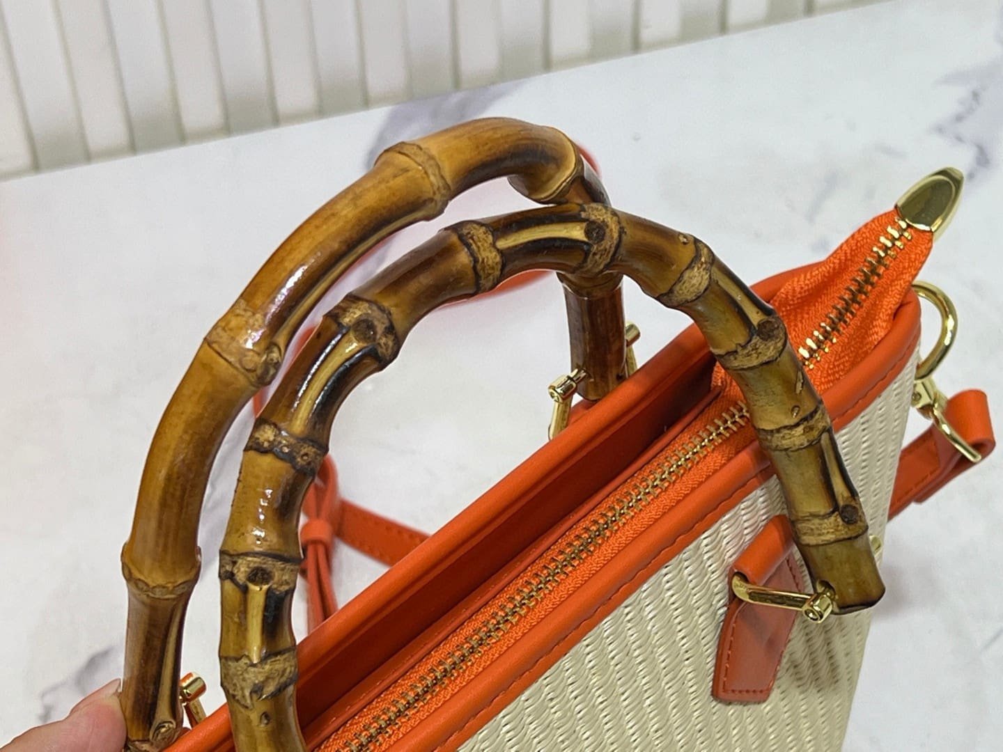 L0vis Vvtt0n Raffia Petit Bucket Tote