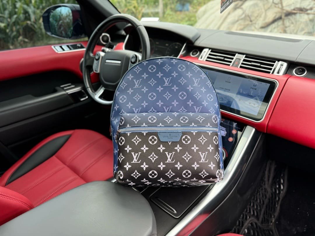 L0vis Vvtt0n M11590 Discovery Backpack PM