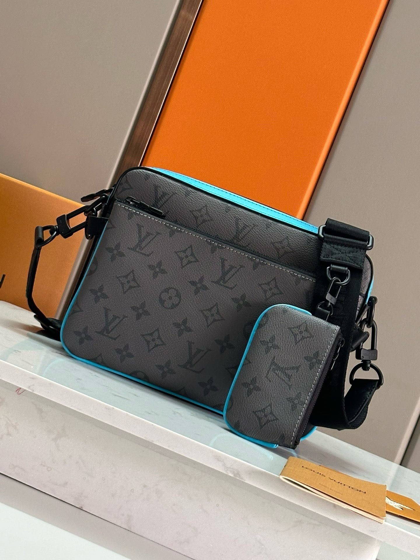 L0vis Vvtt0n M11648 Trio Messenger