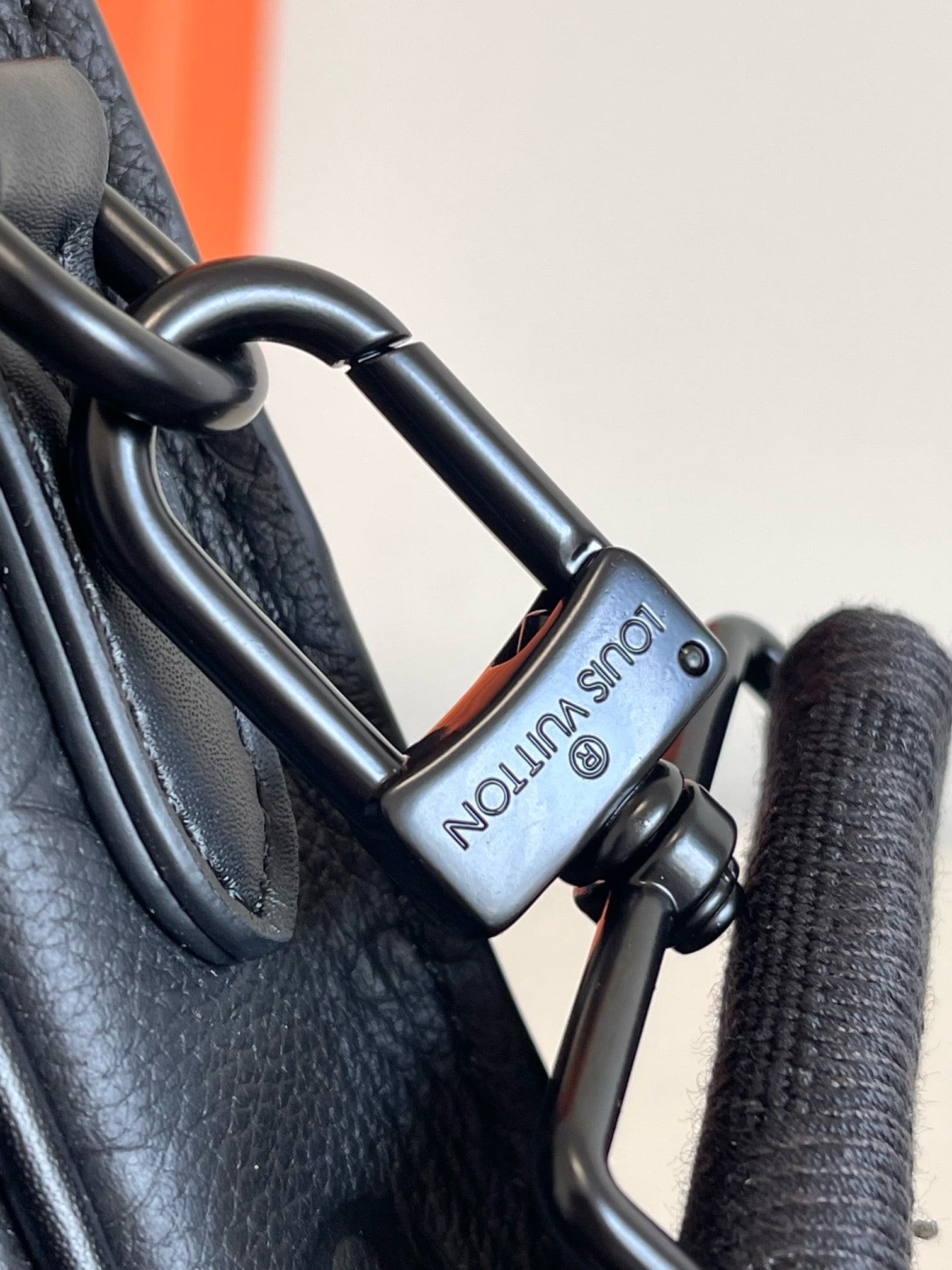 L0vis Vvtt0n M20835 S-Lock Briefcase