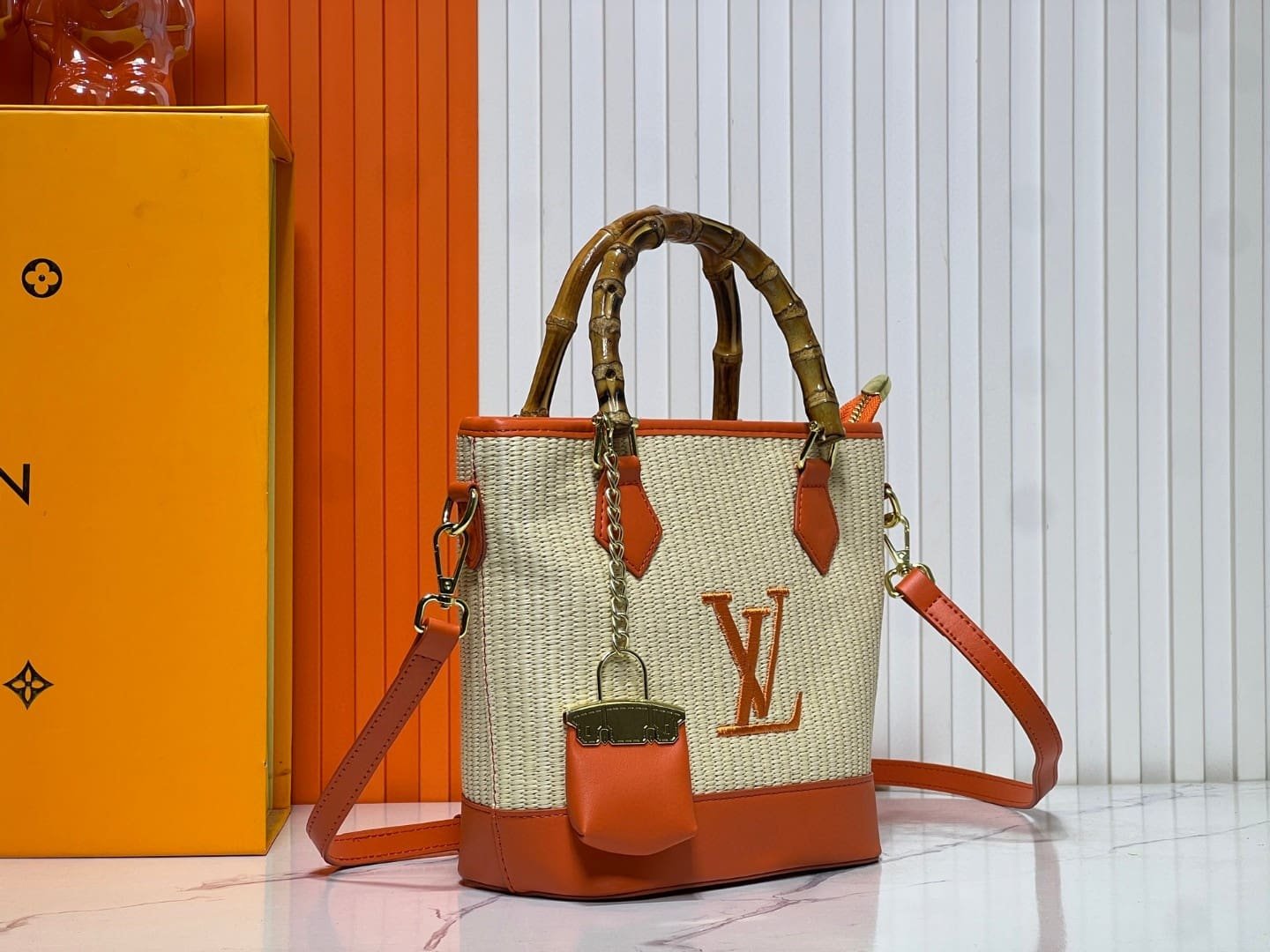 L0vis Vvtt0n Raffia Petit Bucket Tote