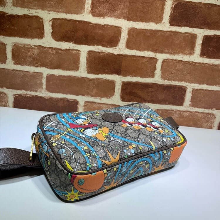 Gvc*1 Disney x Gvc*1 Donald Duck Print Belt Bag