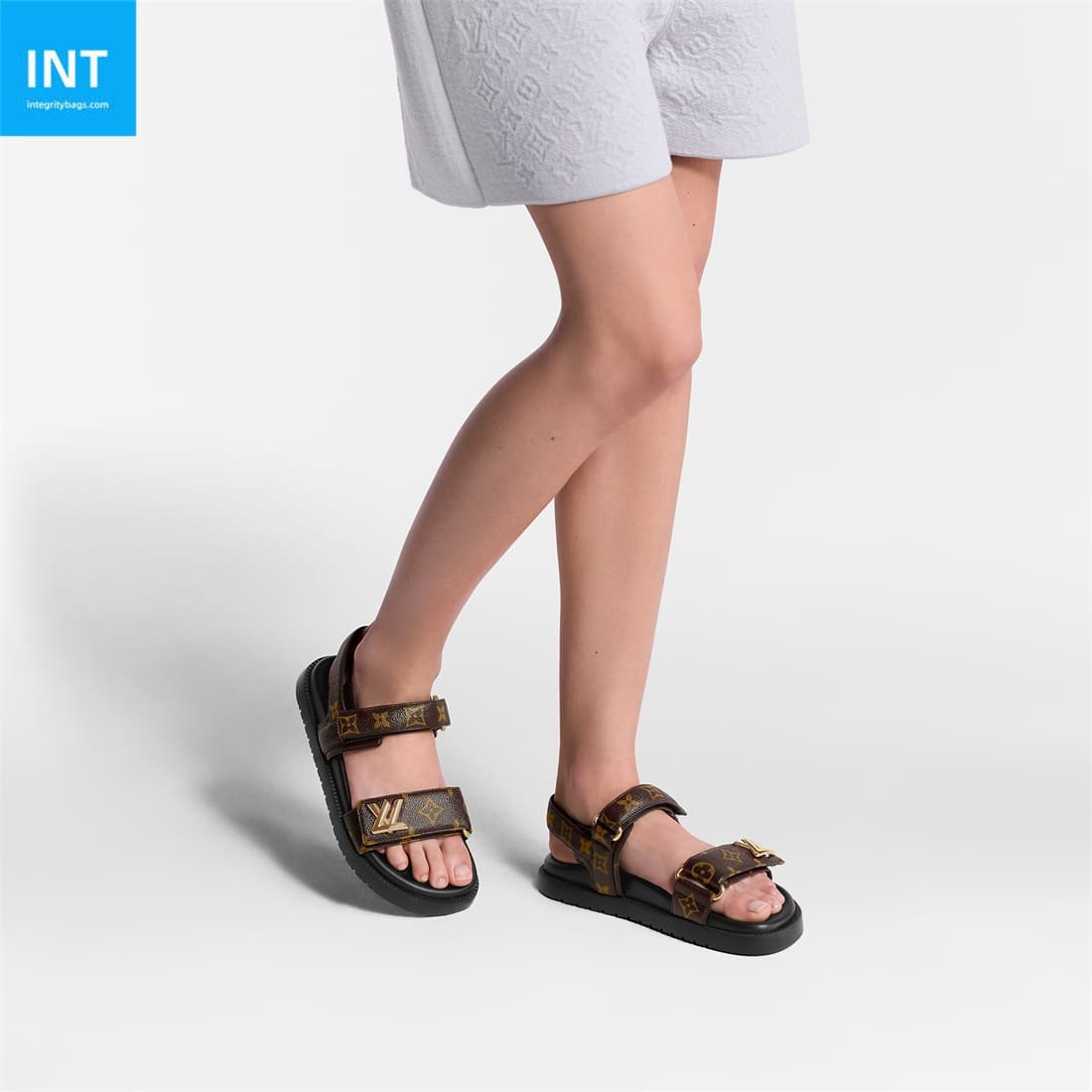 L0vis Vvtt0n 1ACL99 LV Sunset Flat Comfort Sandal