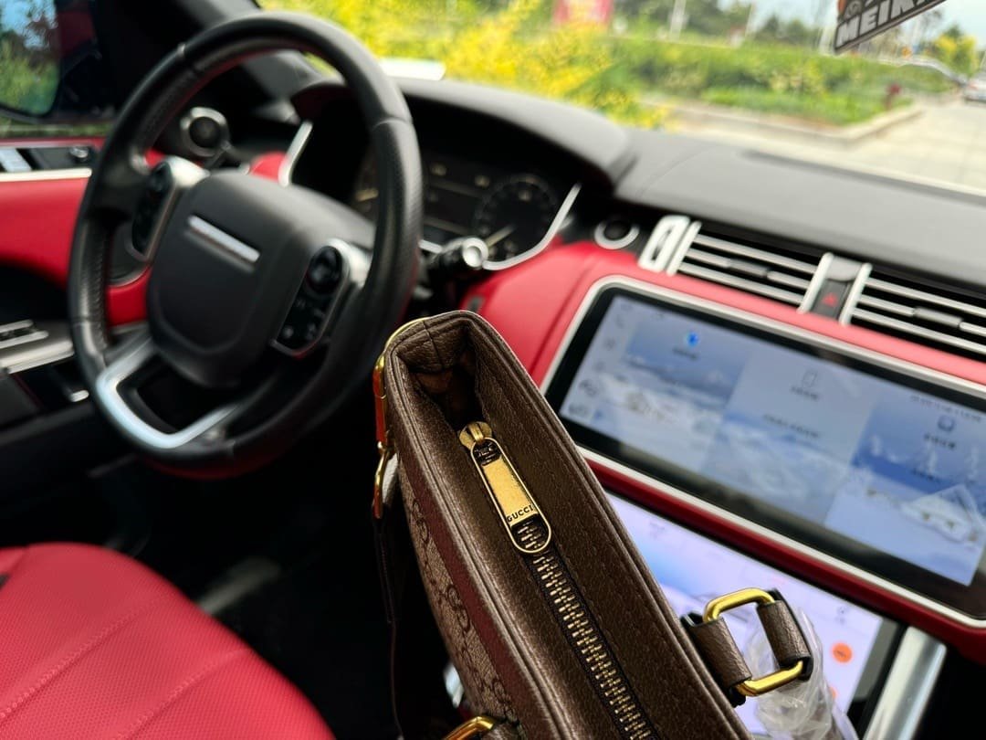 Gvc*1 briefcase