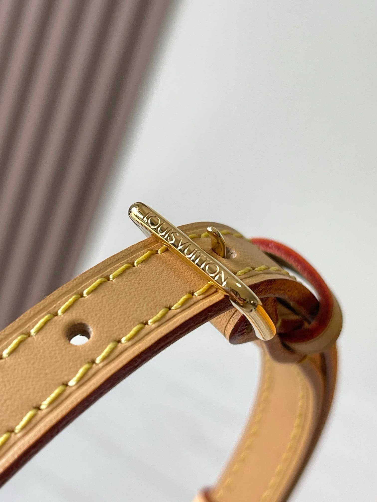 L0vis Vvtt0n M11212 Nano Speedy