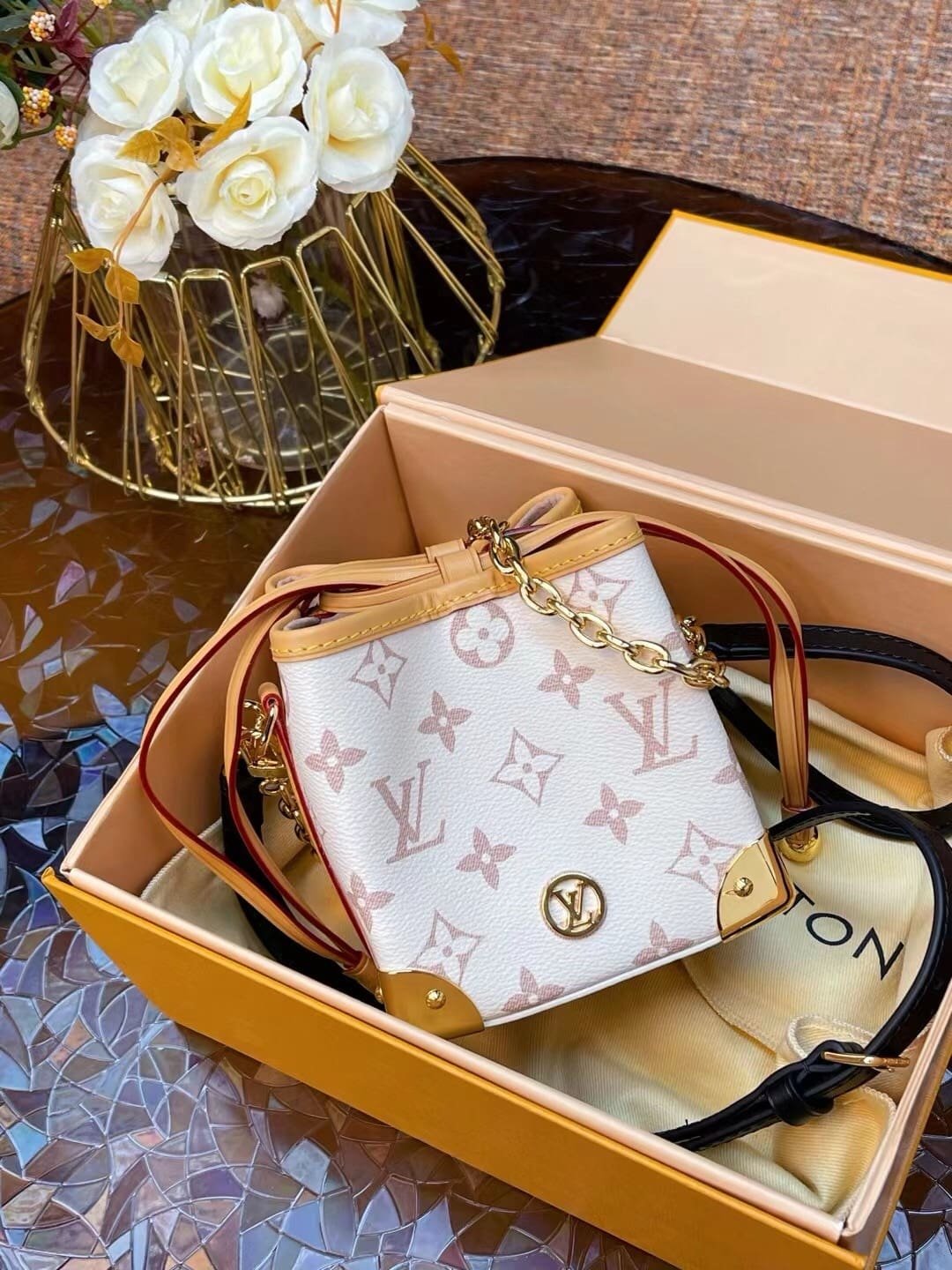 L0vis Vvtt0n M83227 NOÉ PURSE LV CHARMS handbags