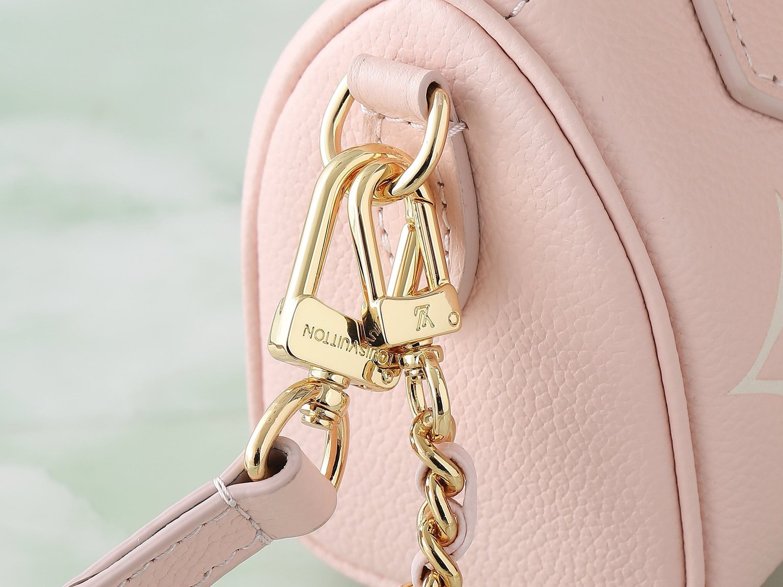 L0vis Vvtt0n M14226 Nano Speedy