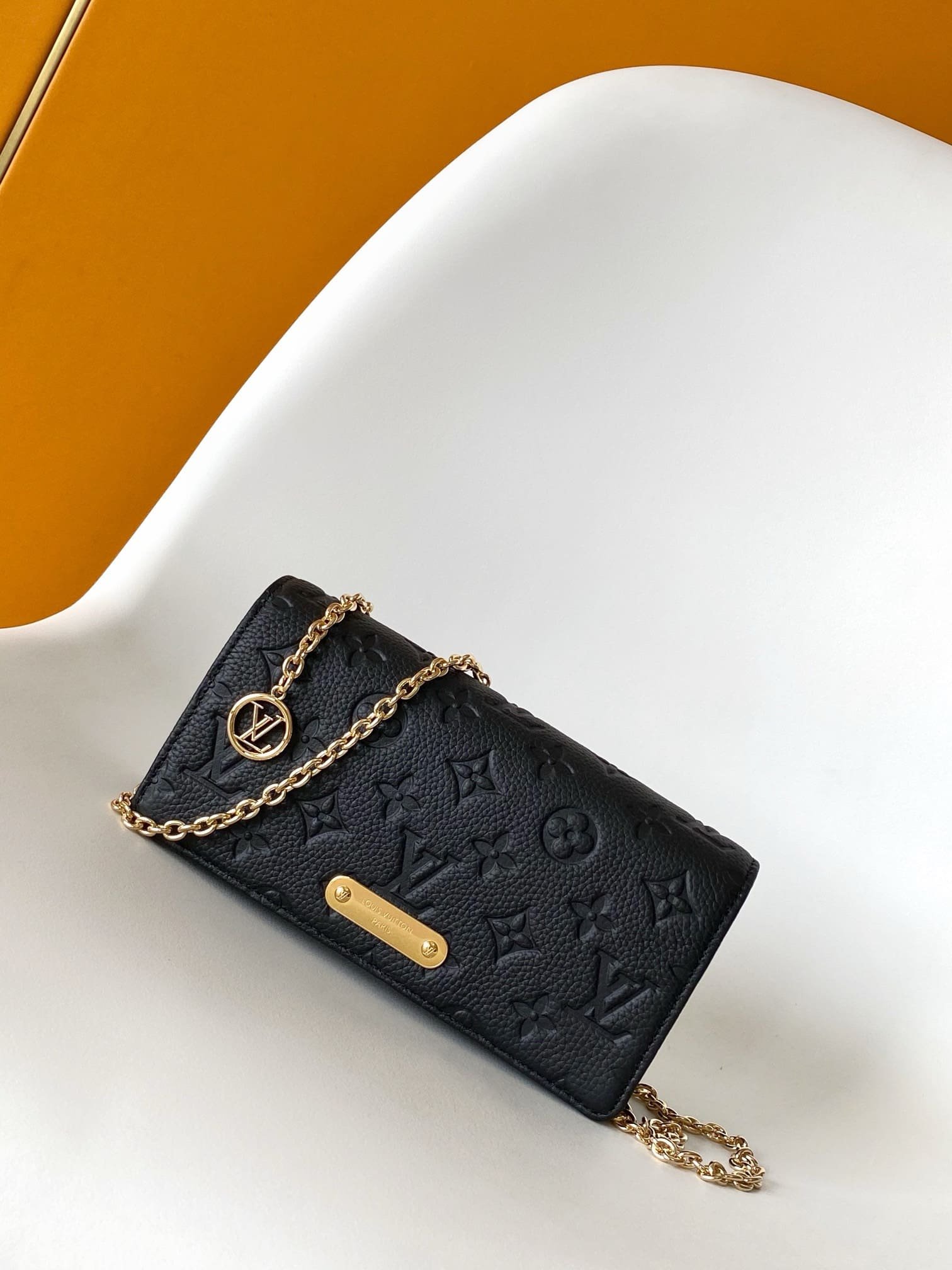 L0vis Vvtt0n M46919 Wallet On Chain Lily