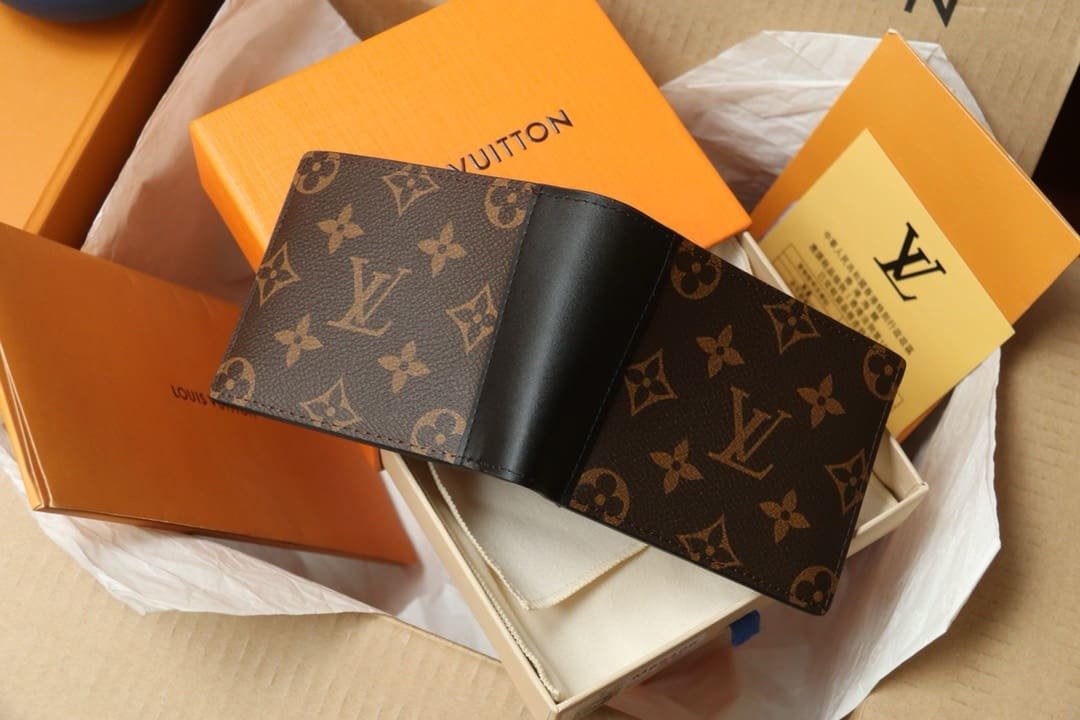 L0vis Vvtt0n M69408 Multiple Wallet