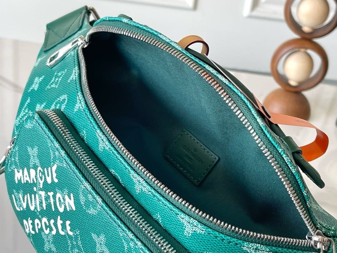 L0vis Vvtt0n M12867 Rush Bumbag