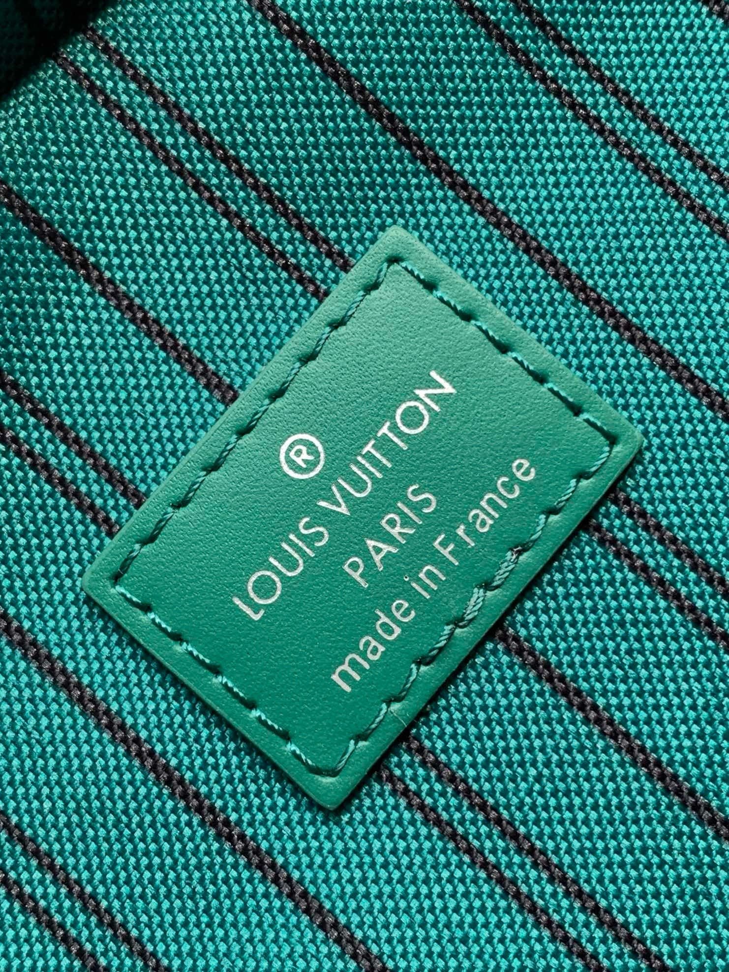 L0vis Vvtt0n M12734 Avenue Slingbag