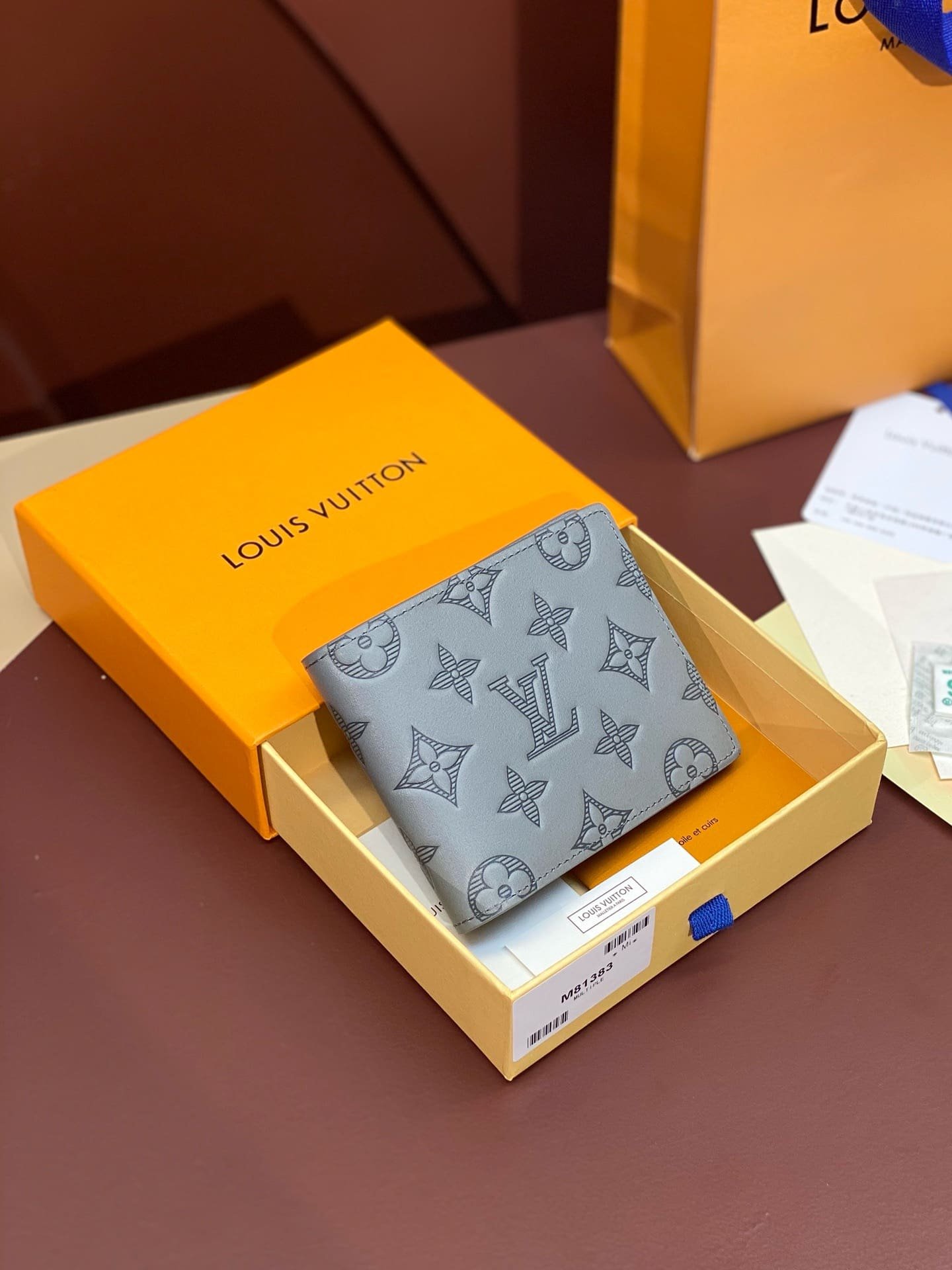 L0vis Vvtt0n M81383 Multiple Wallet
