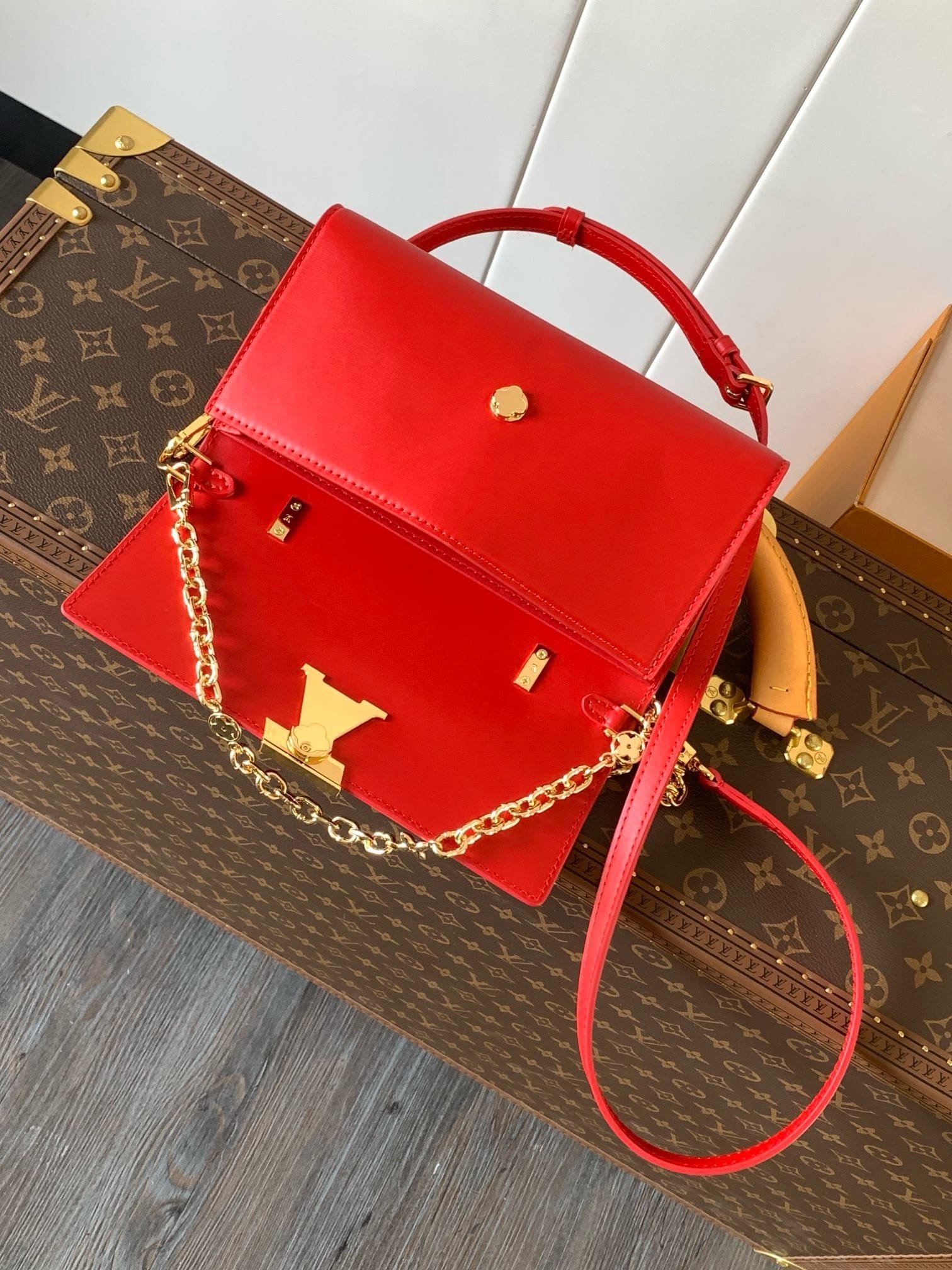 L0vis Vvtt0n M12405 Wallet On Chain Capucines