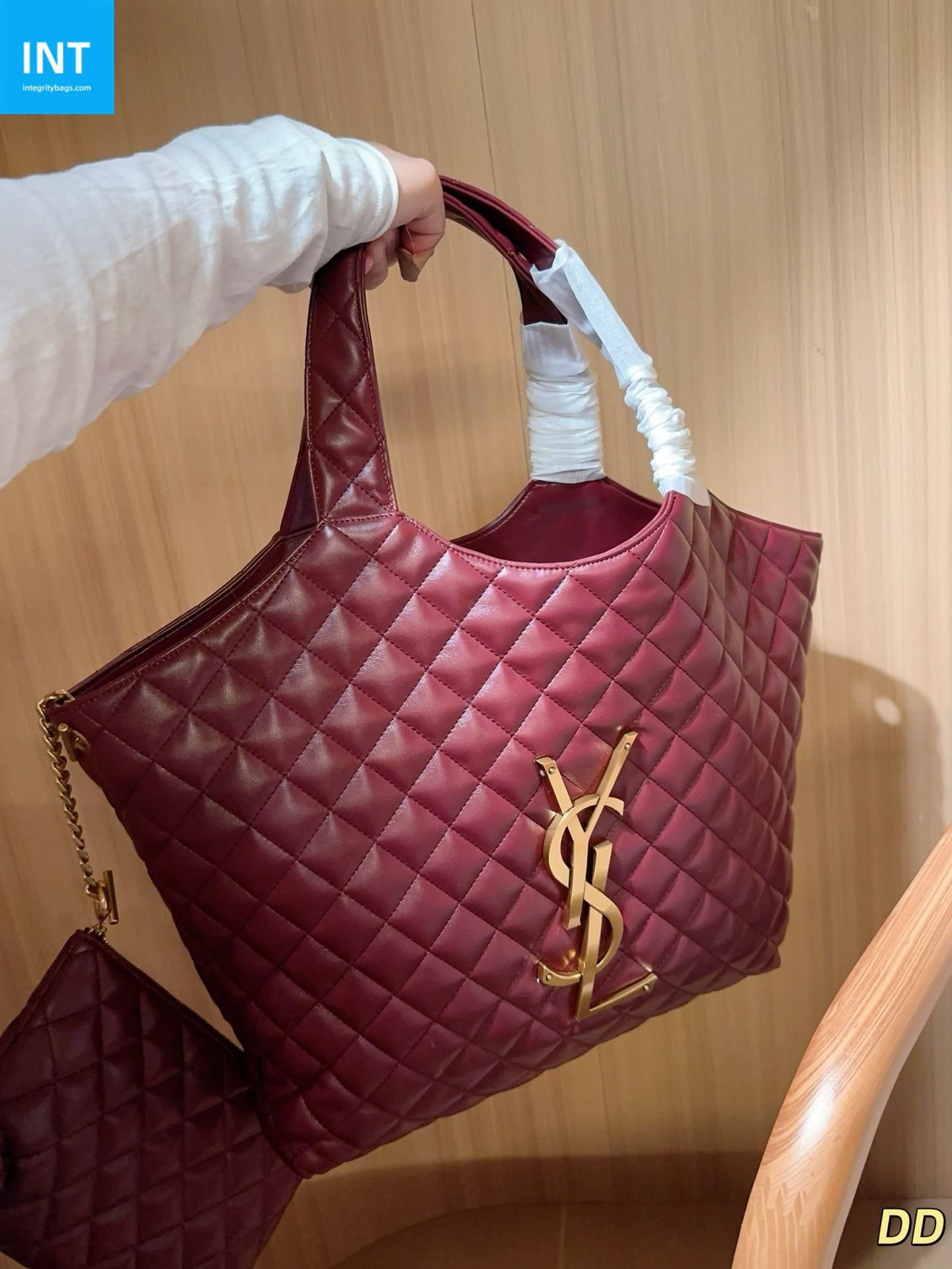 Sa1nt Lau*nt ICARE in quilted nappa