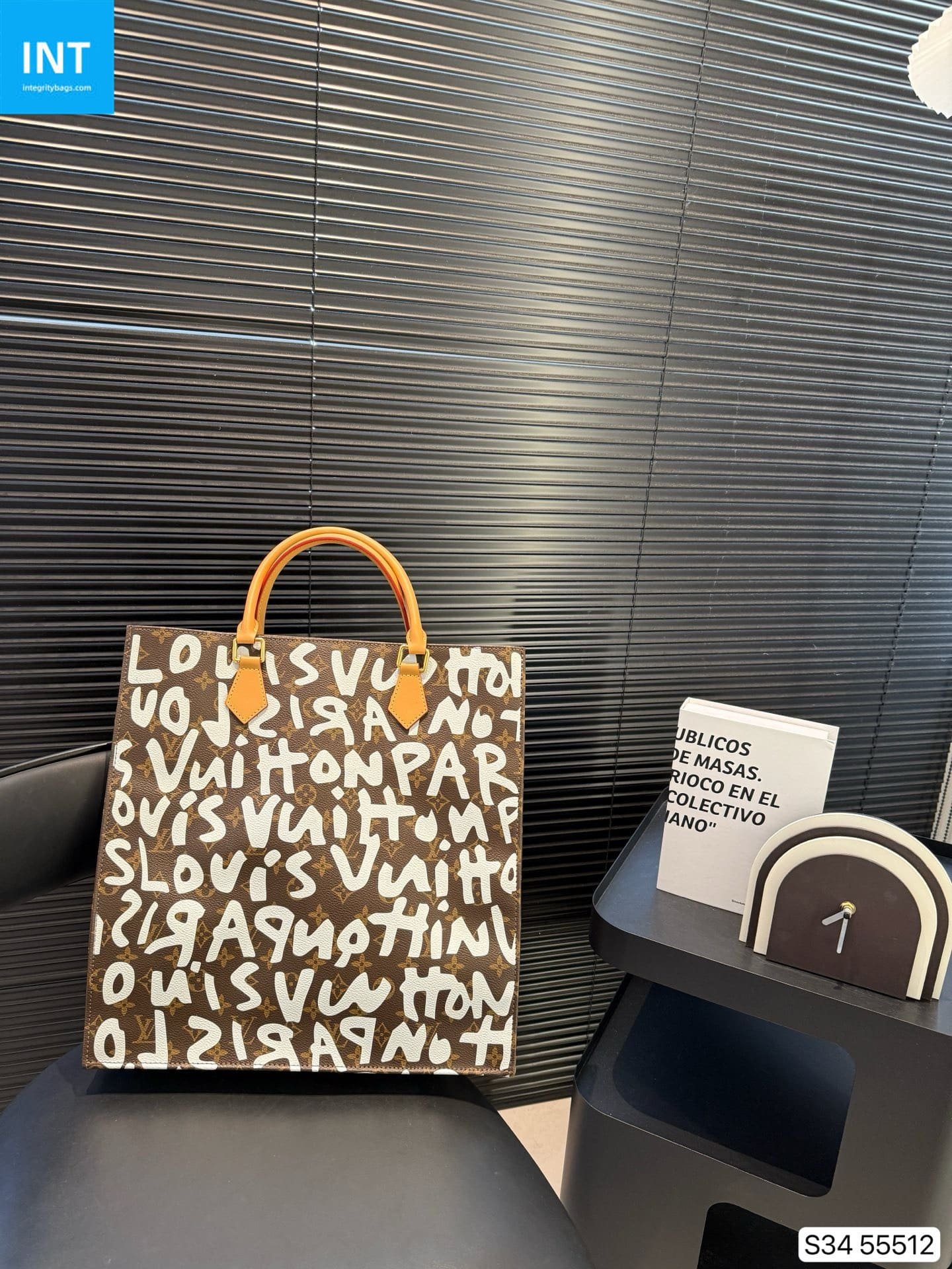 L0vis Vvtt0n Graffiti Bag