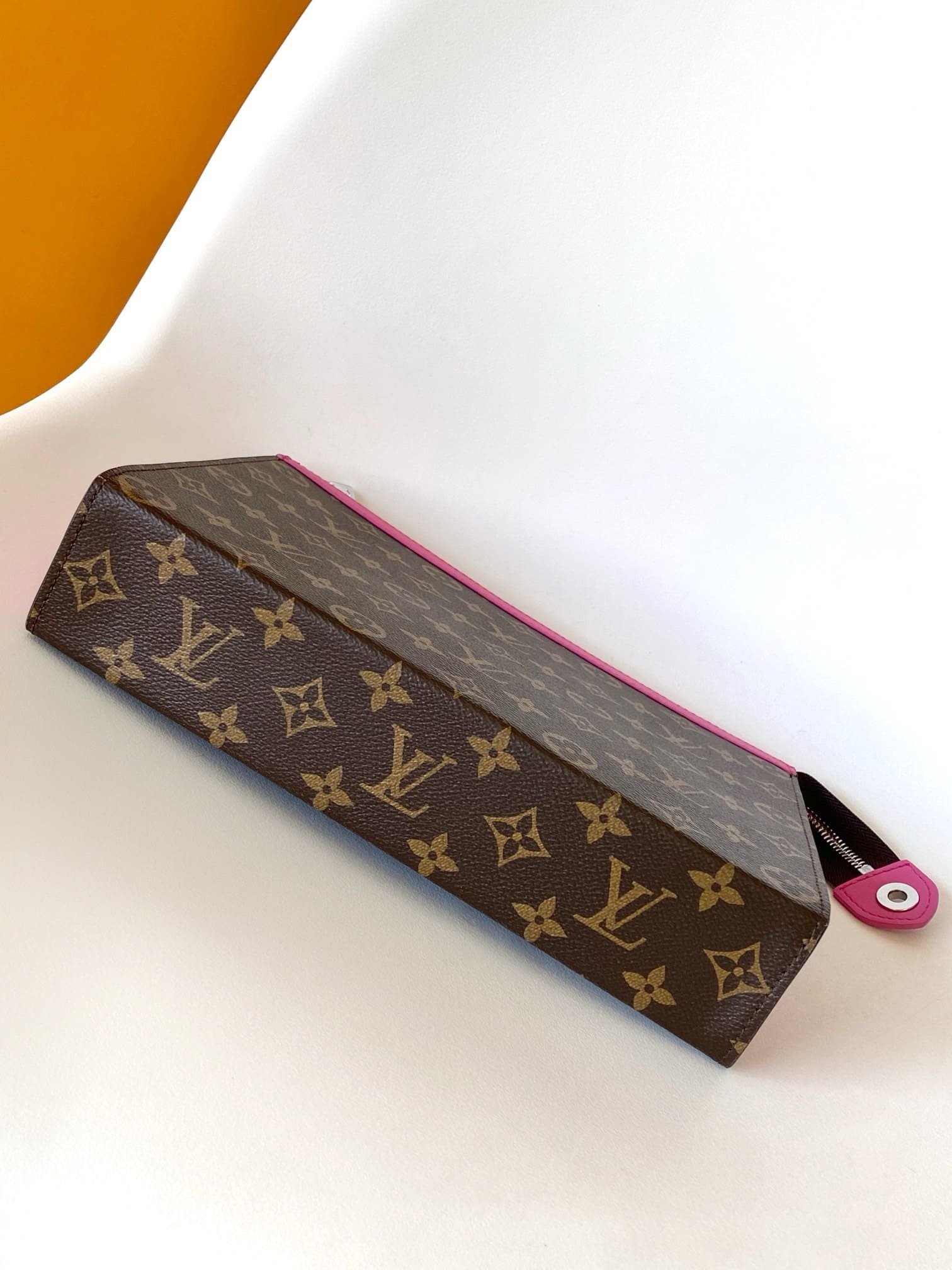 L0vis Vvtt0n M12818 Pochette Voyage MM