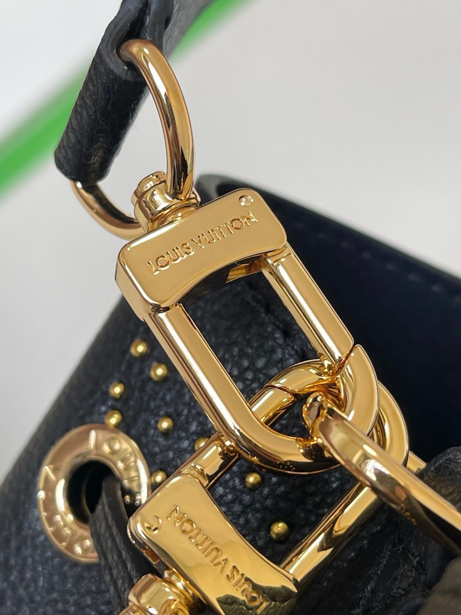 L0vis Vvtt0n NÉONOÉ BB BLACK M46734
