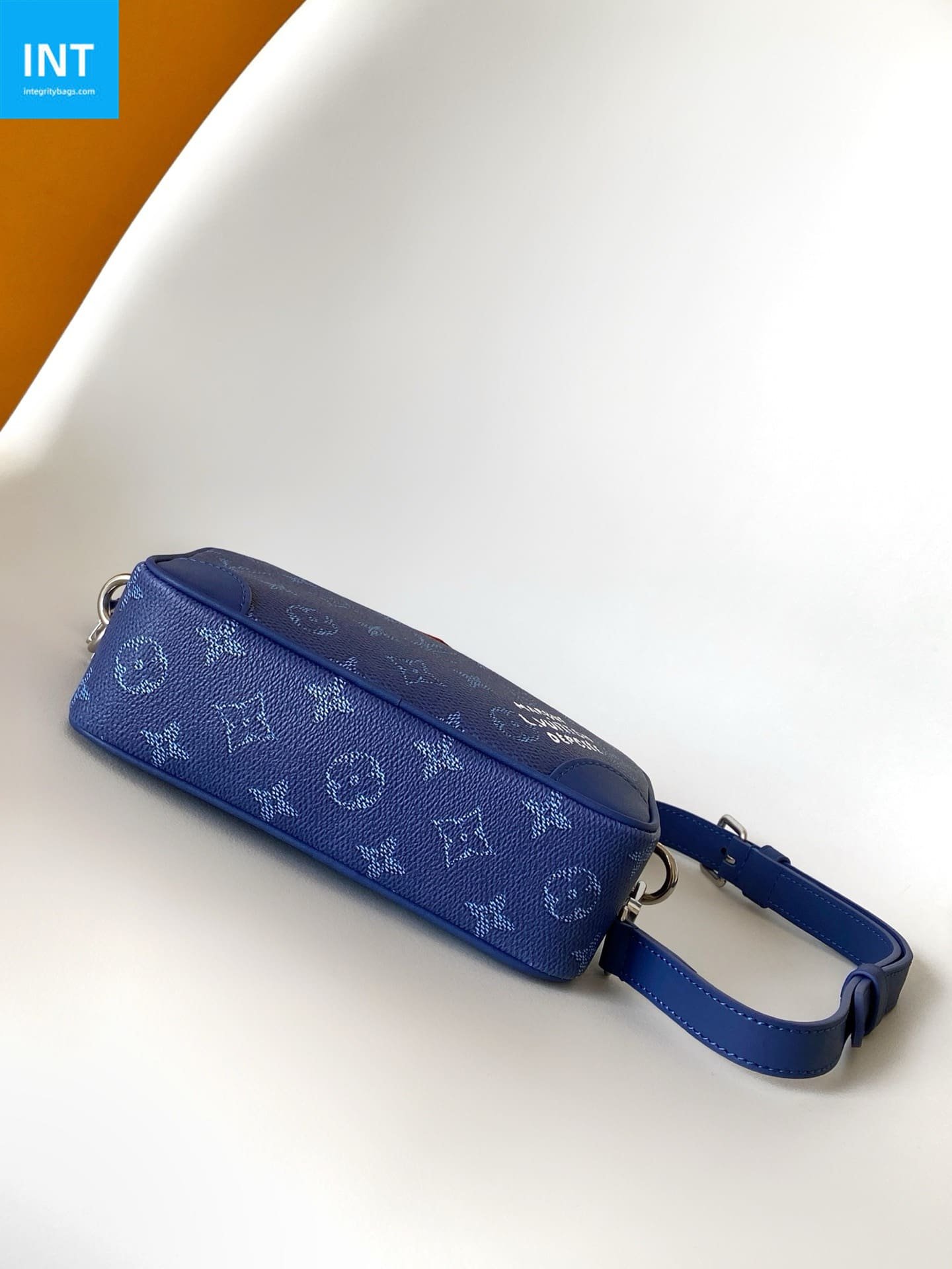 L0vis Vvtt0n M26826 Trocadéro Wearable Wallet
