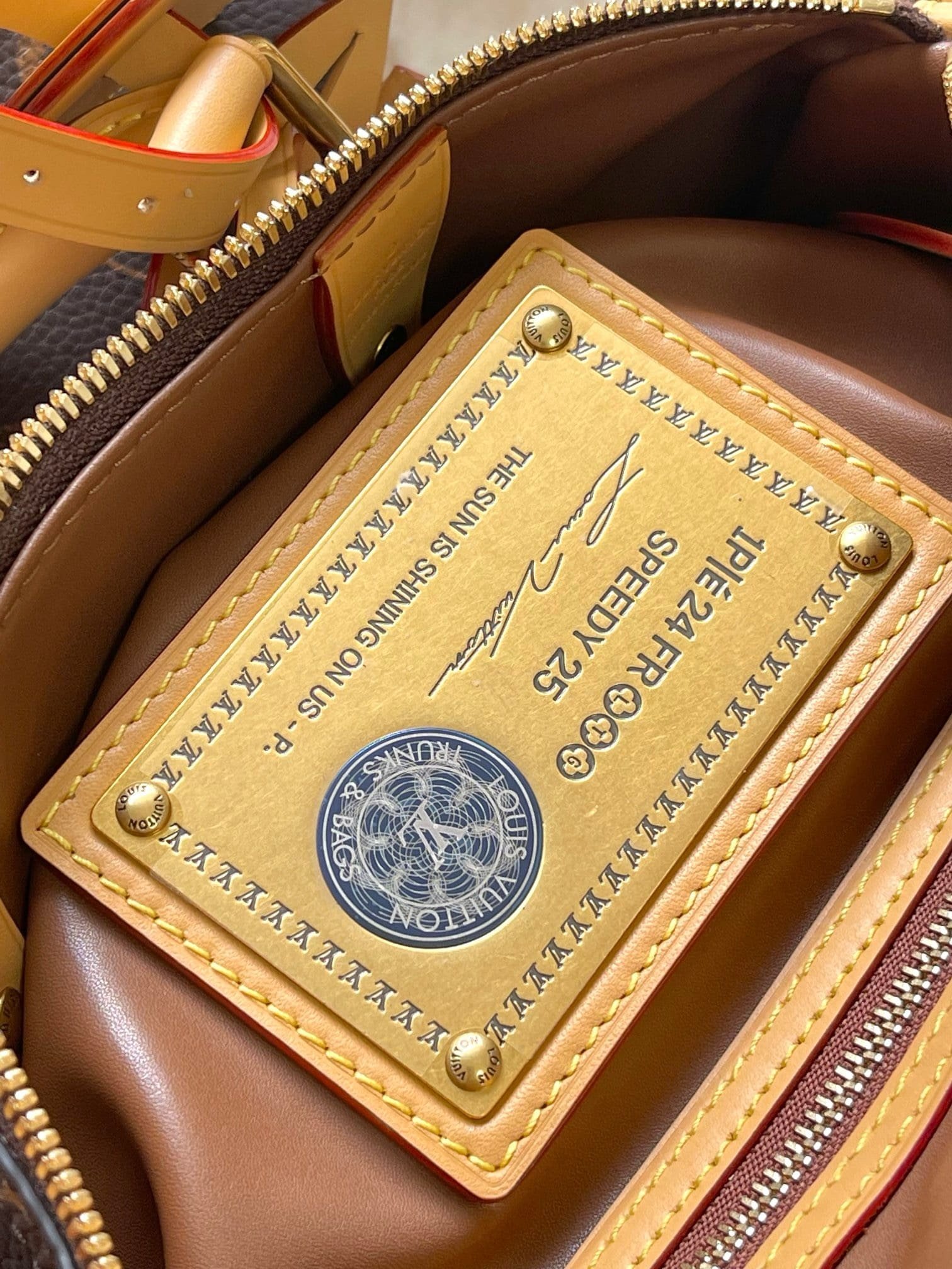 L0vis Vvtt0n M24443 Speedy P9 Bandoulière 25