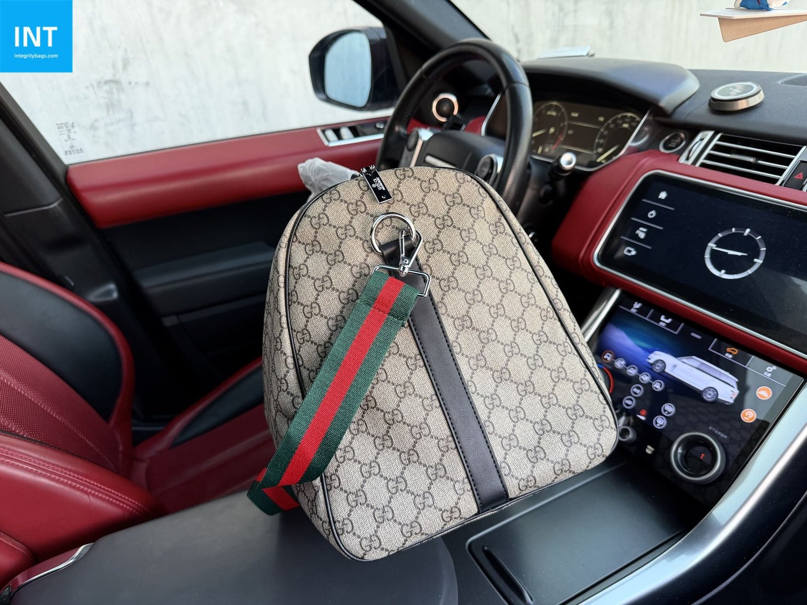 Gvc*1 LARGE DUFFLE BAG