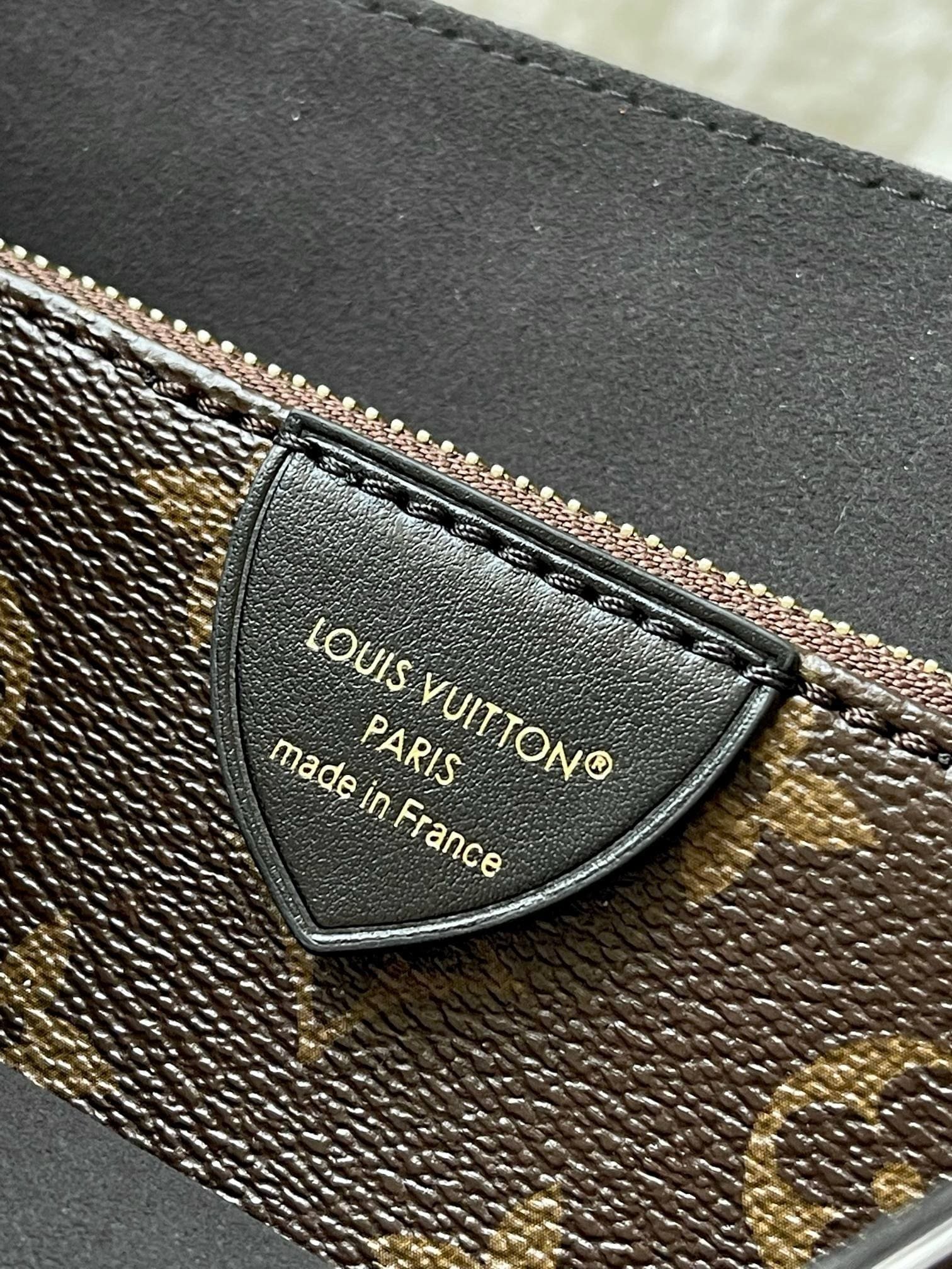 L0vis Vvtt0n M13140 Book Now Small NOVA Bag