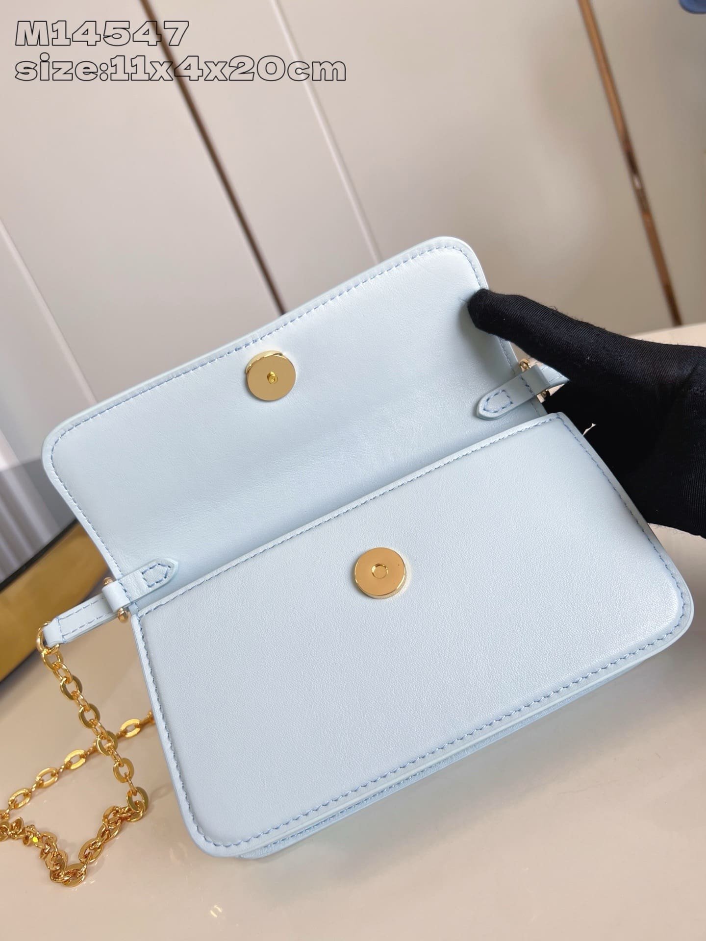 L0vis Vvtt0n M14547 Wallet On Chain LV Bloom