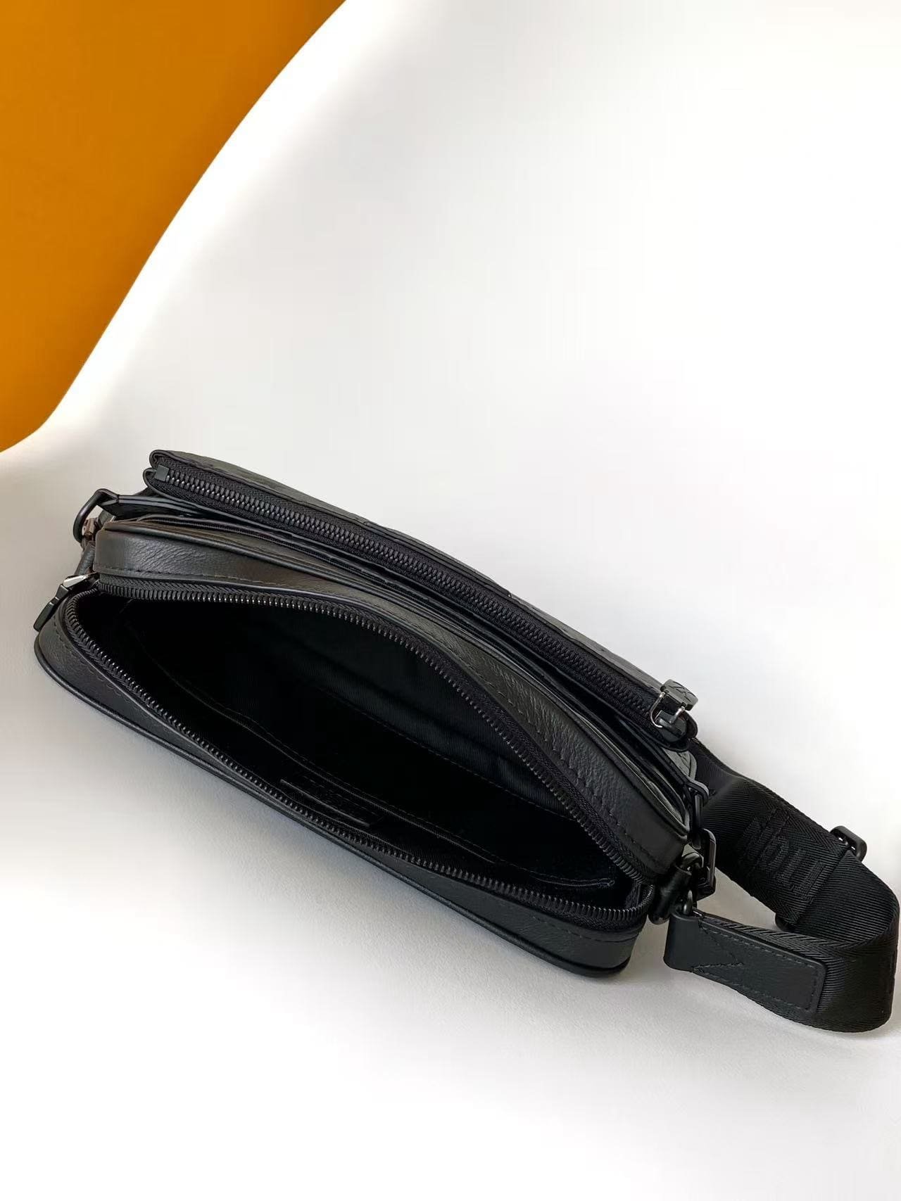 L0vis Vvtt0n M26713 Trio Messenger