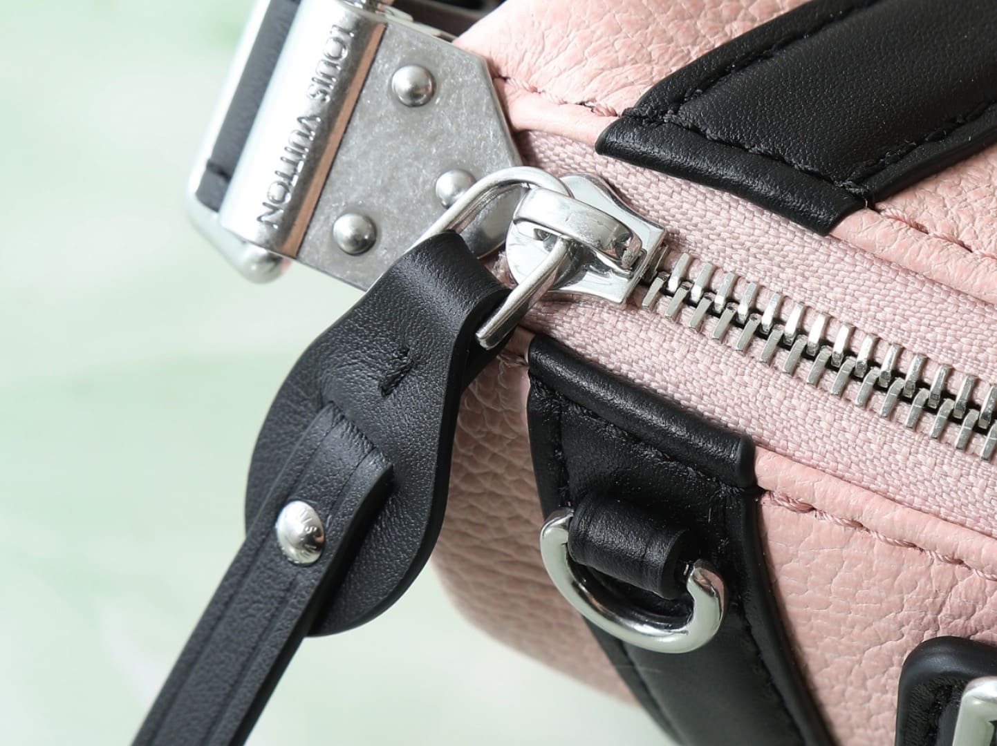 L0vis Vvtt0n M25566 Nano LV Biker