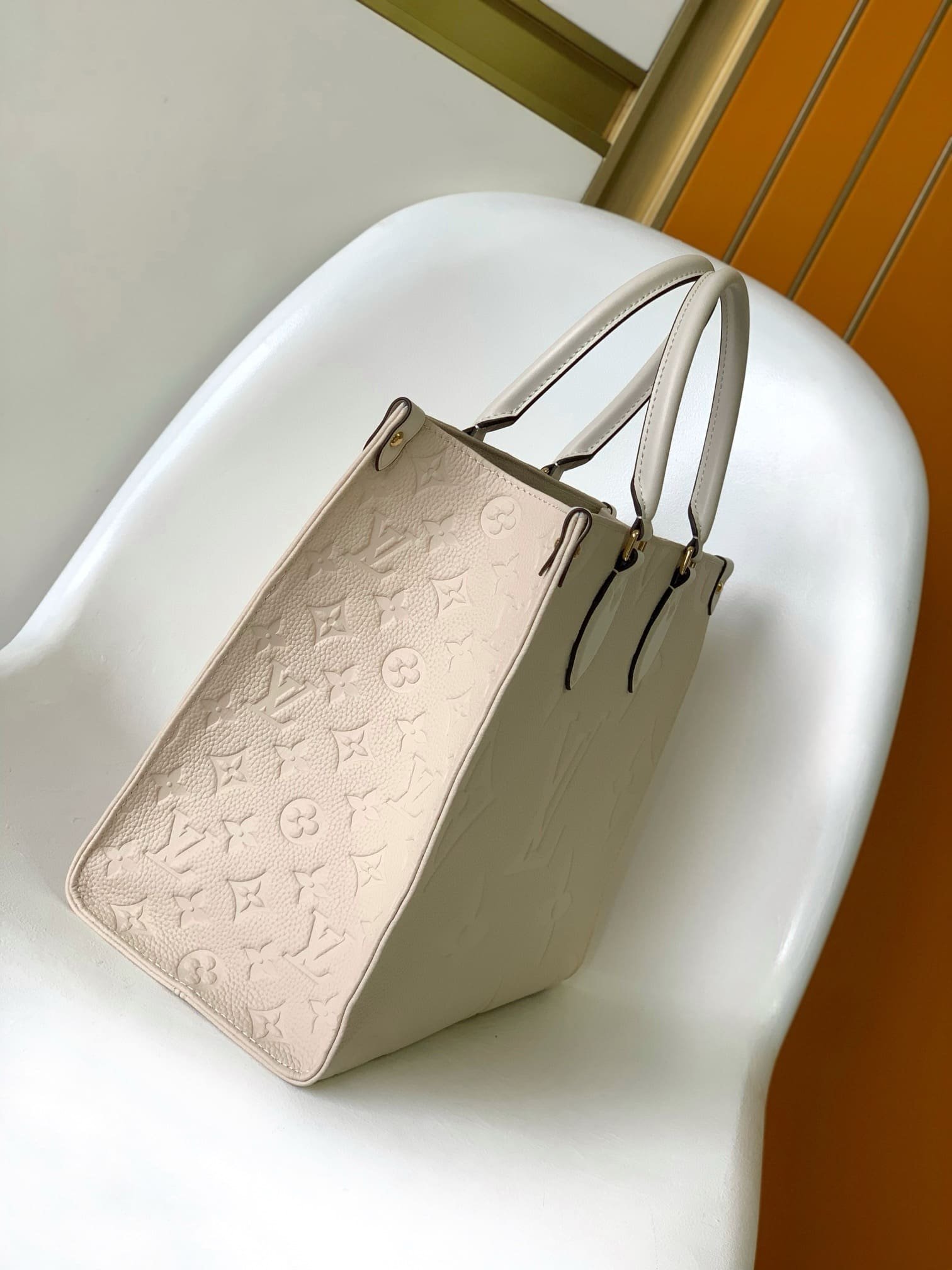 L0vis Vvtt0n M46531 OnTheGo MM