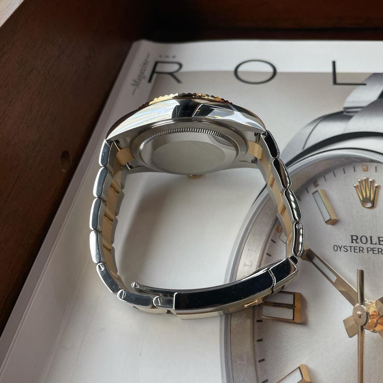 R01ex Sky-Dweller 326933 Stainless Steel Yellow Gold White Dial (2022)