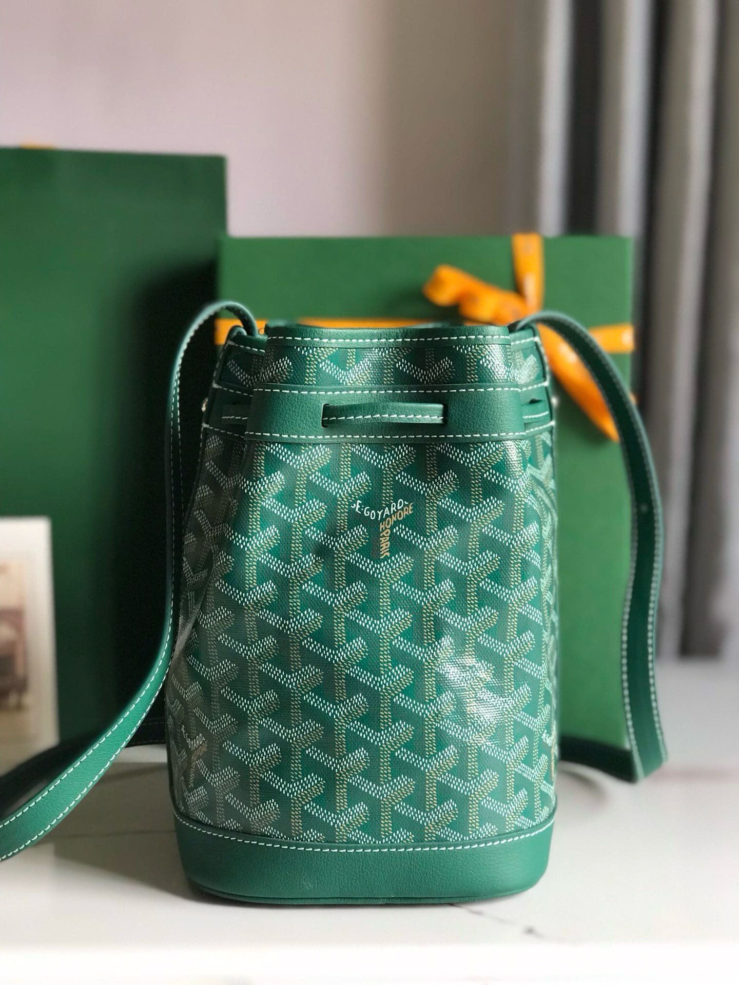 G09ard Petit Flot Bucket Bag