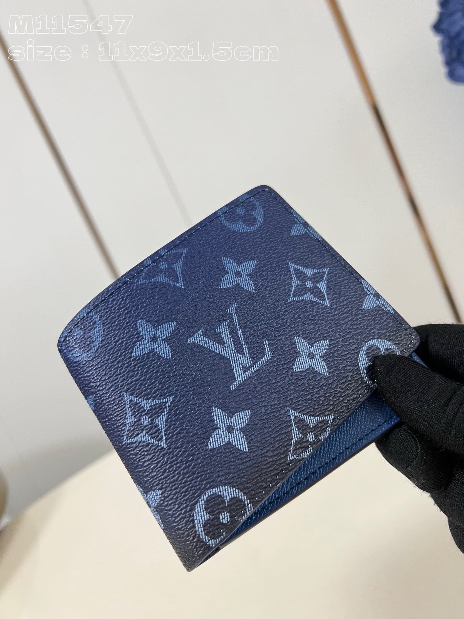 L0vis Vvtt0n M11547 Multiple Wallet