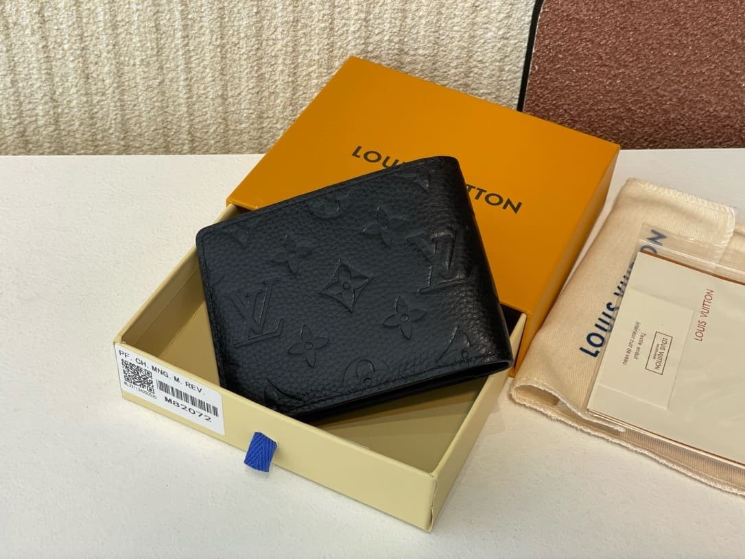 L0vis Vvtt0n M82072 Multiple Wallet
