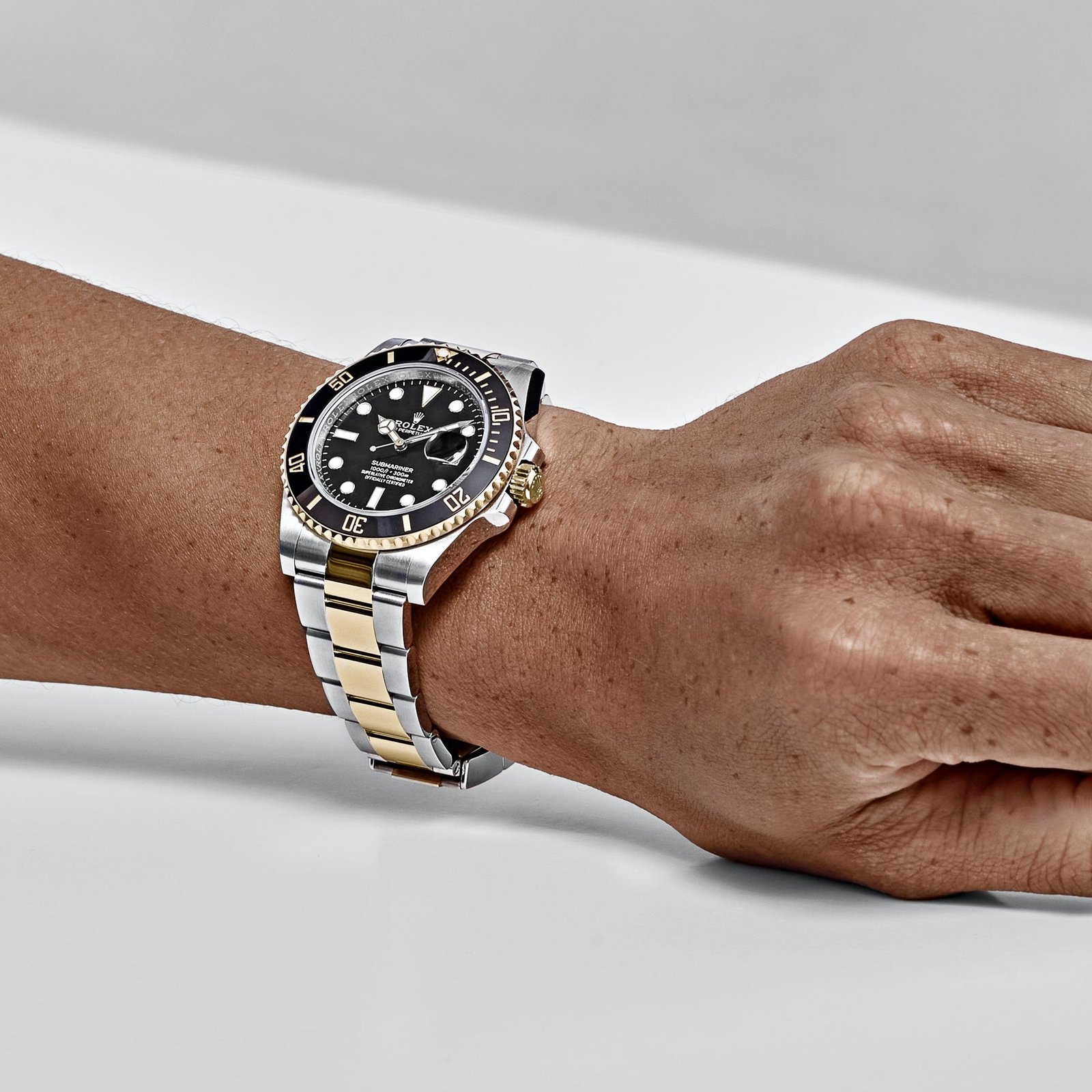 R01ex Submariner Date 126613LN Stainless Steel Yellow Gold Black Dial (2024)