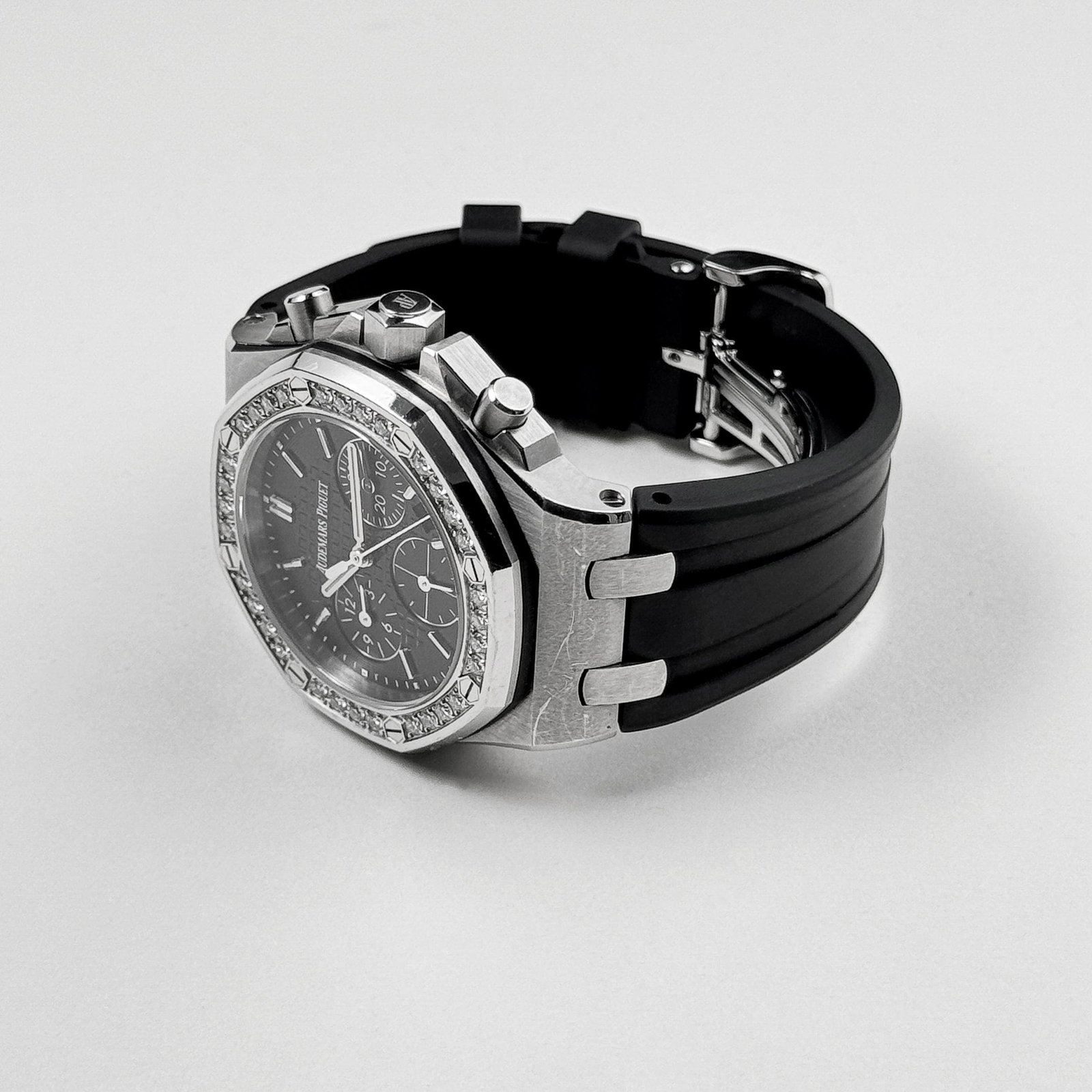 Audemars P1g*et Royal Oak Offshore 26231ST.ZZ.D002CA.01 ‘Lady’ Stainless Steel Black Dial D1am0nd Bezel (2018)