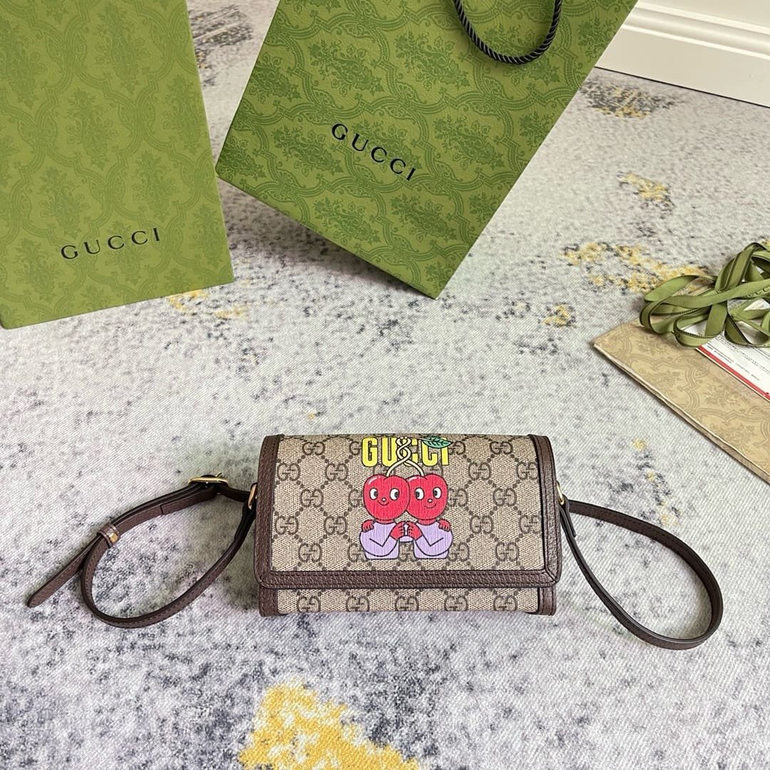 Gvc*1 Cherry Print Mini Bag In Beige