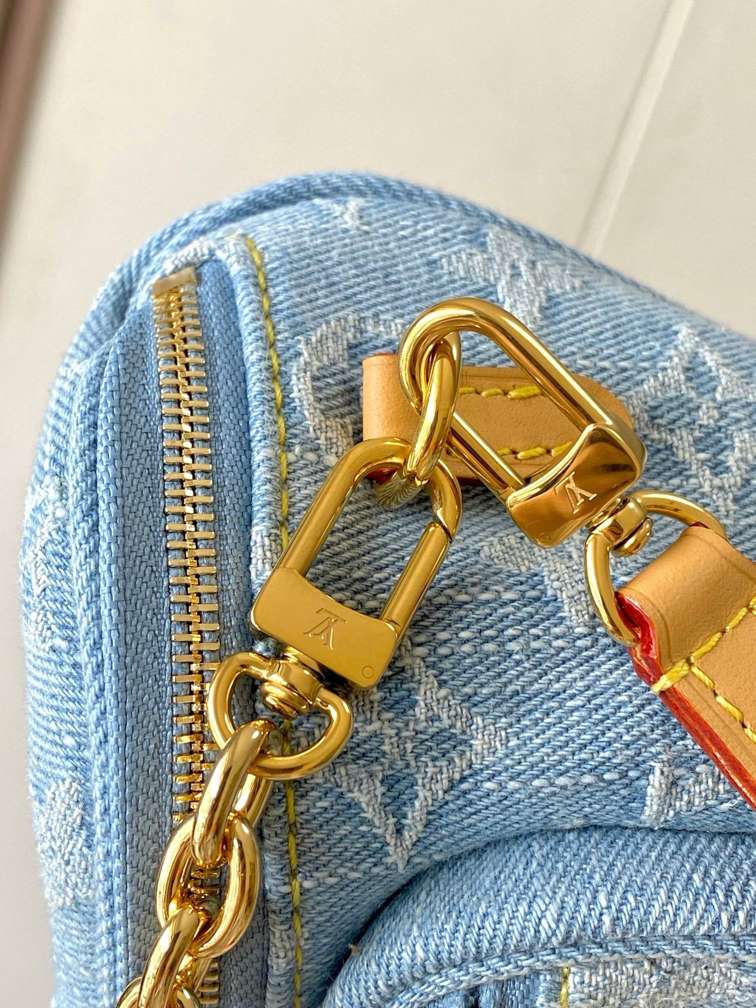 L0vis Vvtt0n M83353 Mini Bumbag