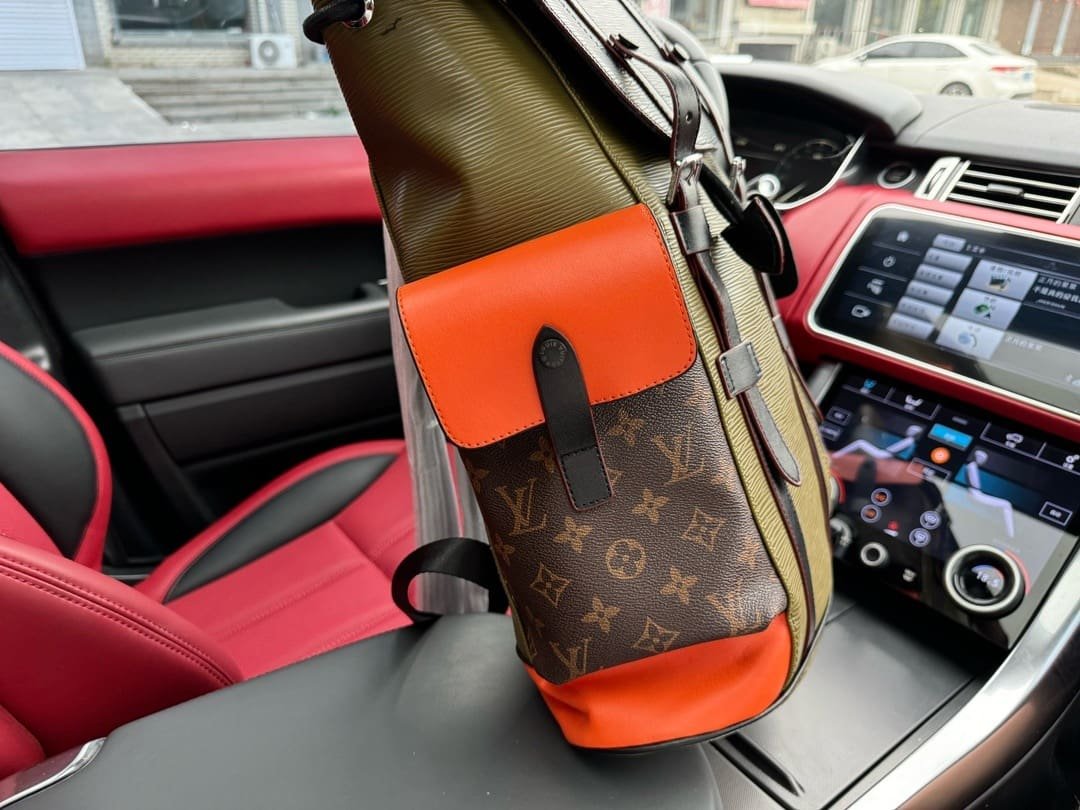 L0vis Vvtt0n Backpack