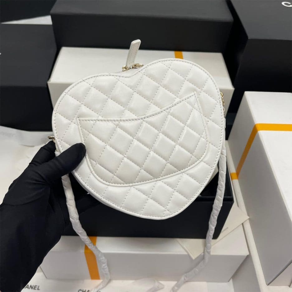 Ch**el 22s Heart Bag AS3191