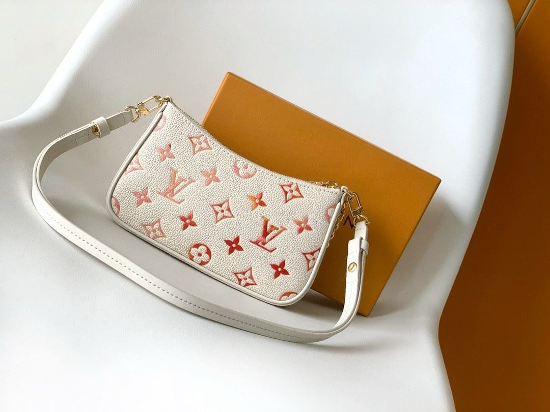 L0vis Vvtt0n M83448 Easy Pouch On Strap
