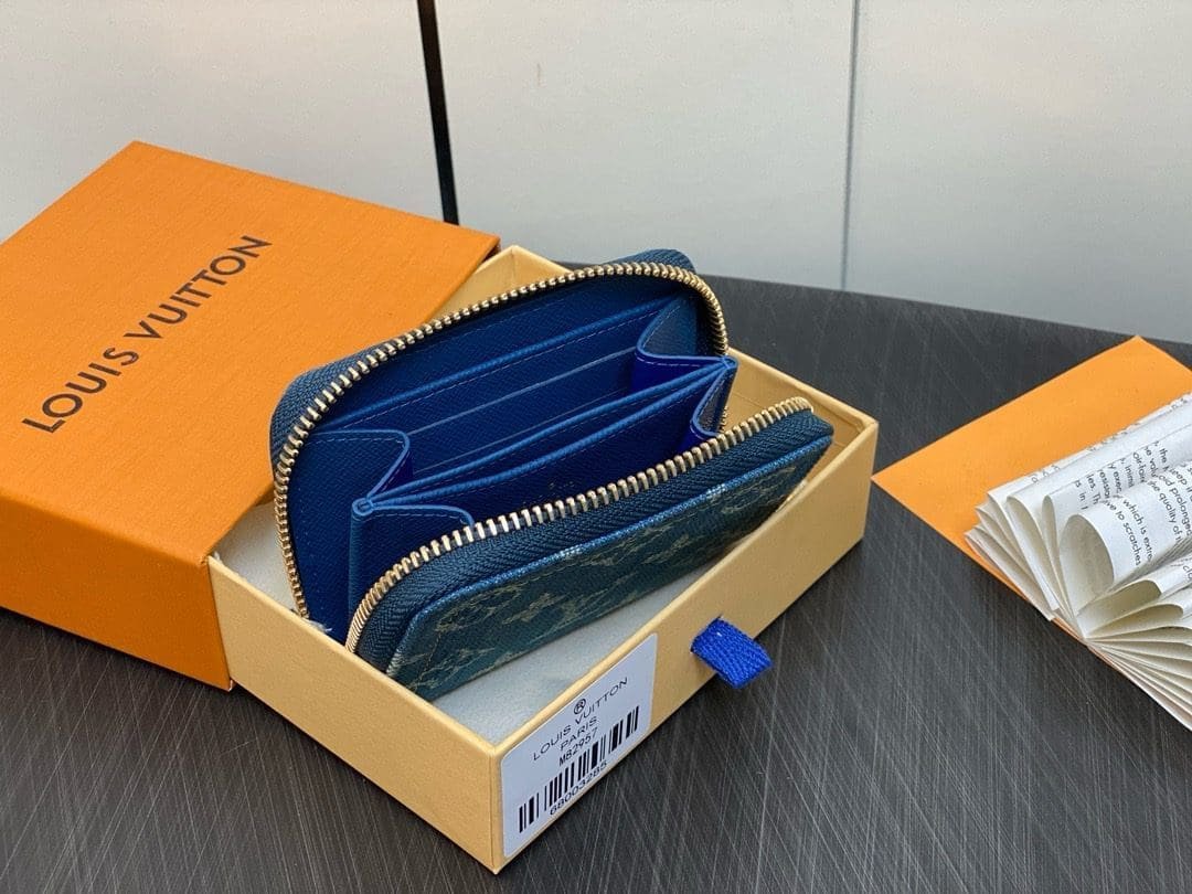 L0vis Vvtt0n M82957 Zippy Coin Purse