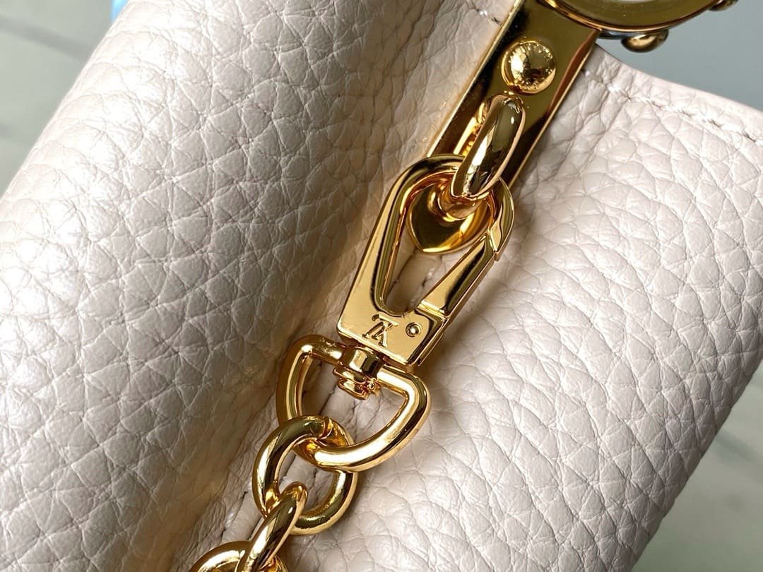 L0vis Vvtt0n M23952 CAPUCINES NANO BAG
